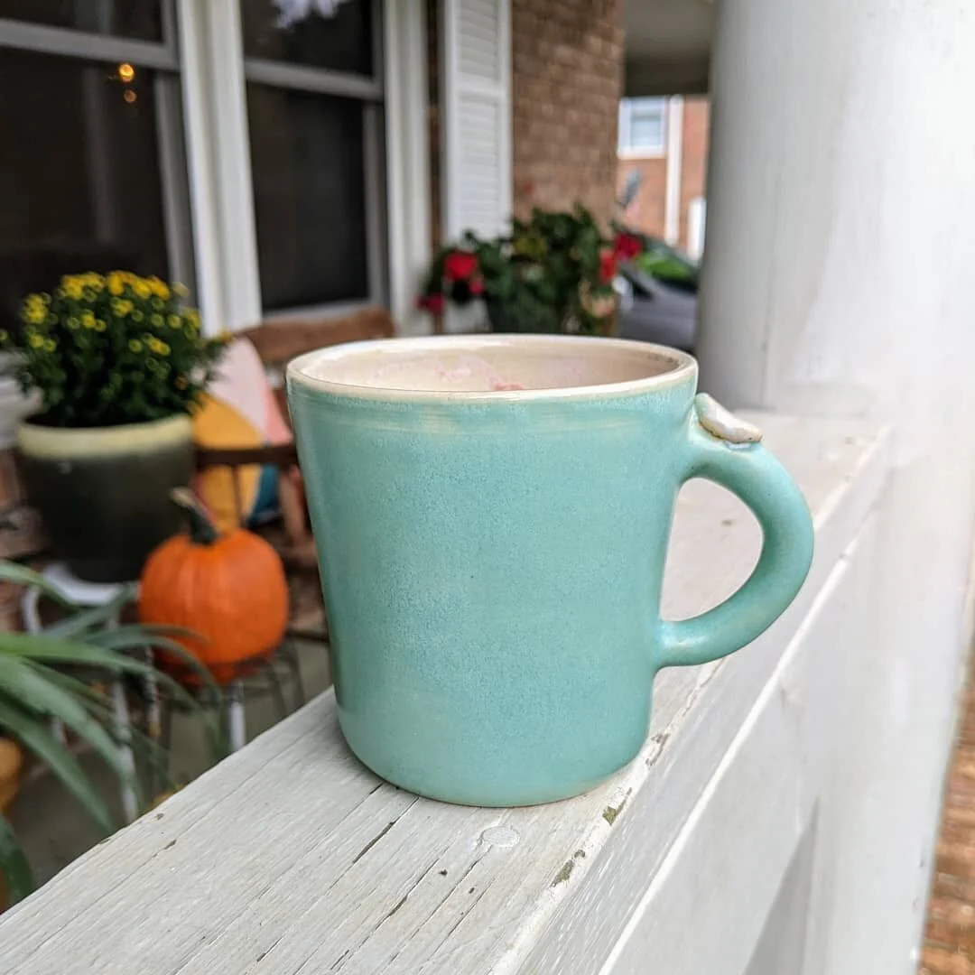I love this adorable little cup. 

#pottery  #ceramic  #art #artistsoninstagram #coyote #seafoam