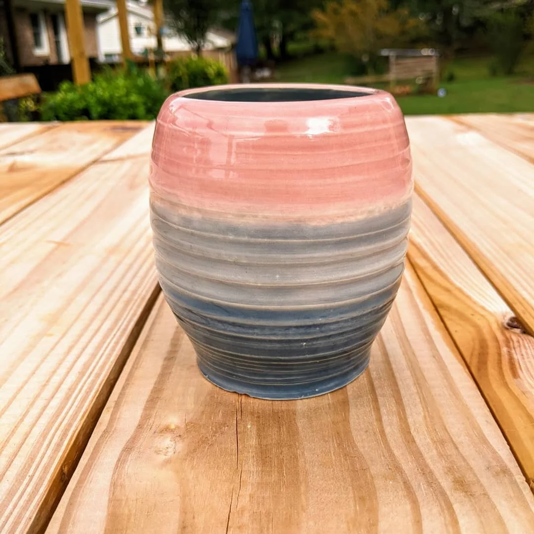 Ombre vase 

#pottery #vase #ceramic #ombre #amaco#art #artistsoninstagram