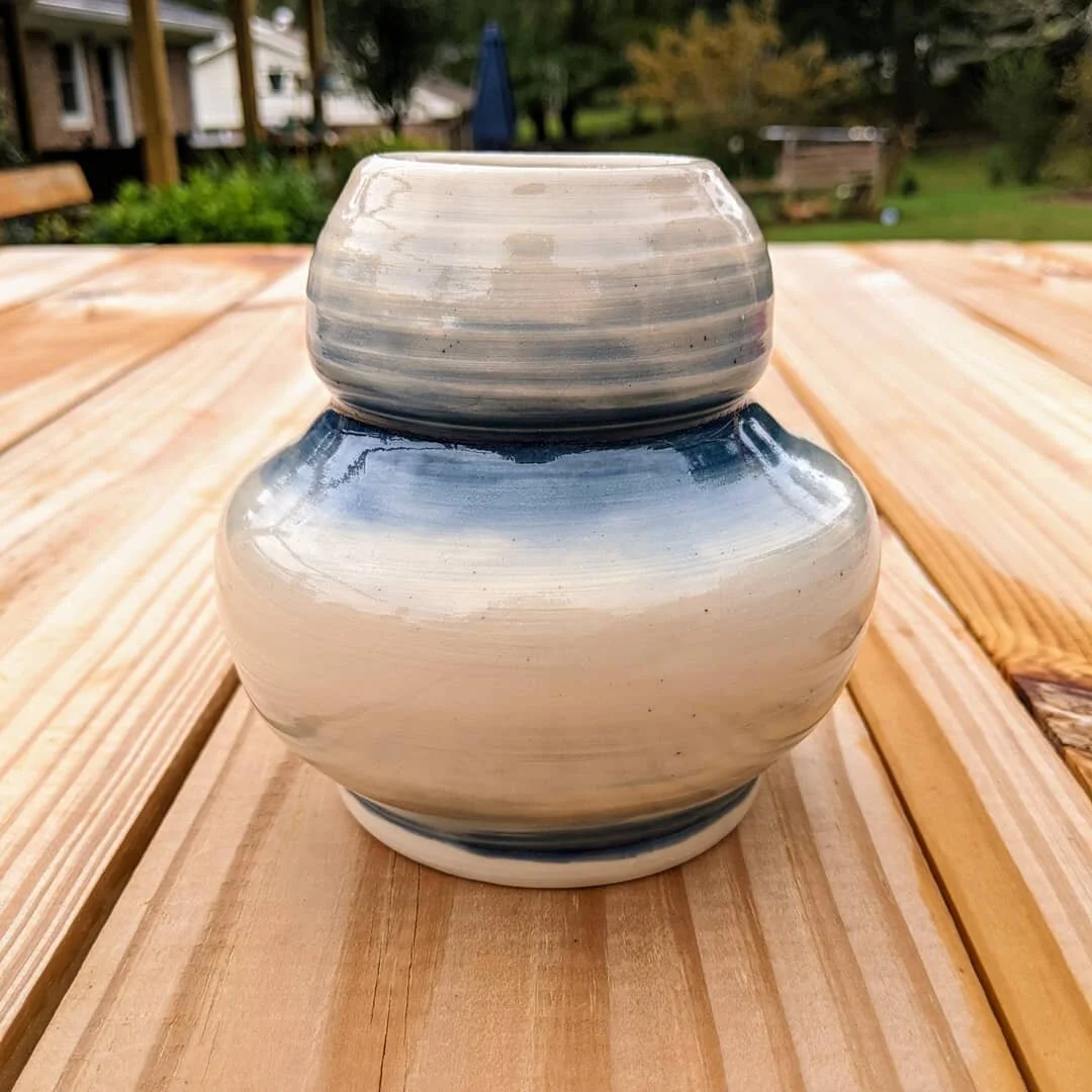 Showing off some curves

#pottery  #ceramic  #amaco  #artistsoninstagram  #art #vase