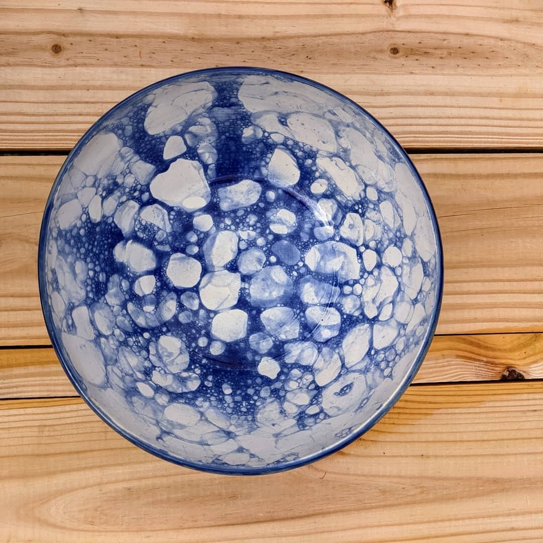 Large serving bowl

#amaco #pottery #ceramic #cobalt  #artistsoninstagram #art
