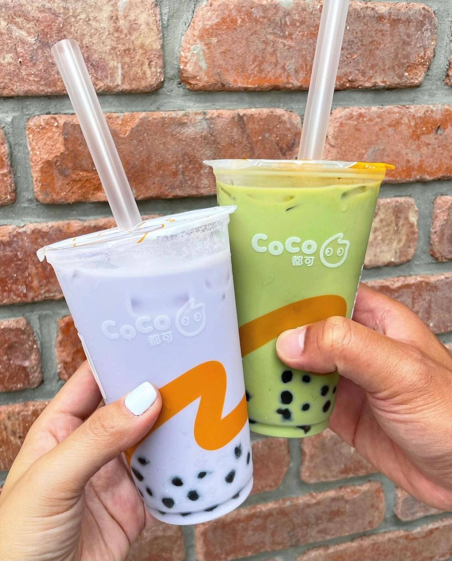 Team Taro or Team Matcha? 💜🧋💚⠀
⠀
📸 Photo Credits: @thisplate.nyc ⠀
⠀
#cocofreshteaandjuice #boba #bubbles #milktea #bubbletea #taro #matcha #greentea #teaparty #bobalove #bobalife #bobatime #goodeats #snacks #food #foodie #foodlover #buzzfeast #n