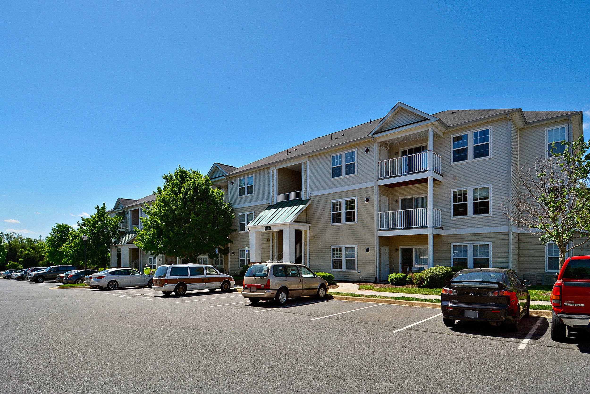  We offer 2- and 3- bedroom apartments in Ashburn, VA 