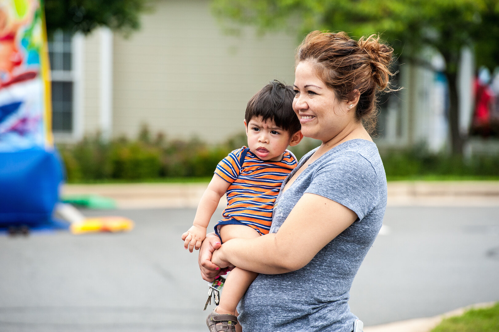  Families enjoy our great community programming at Ashburn Meadows. 