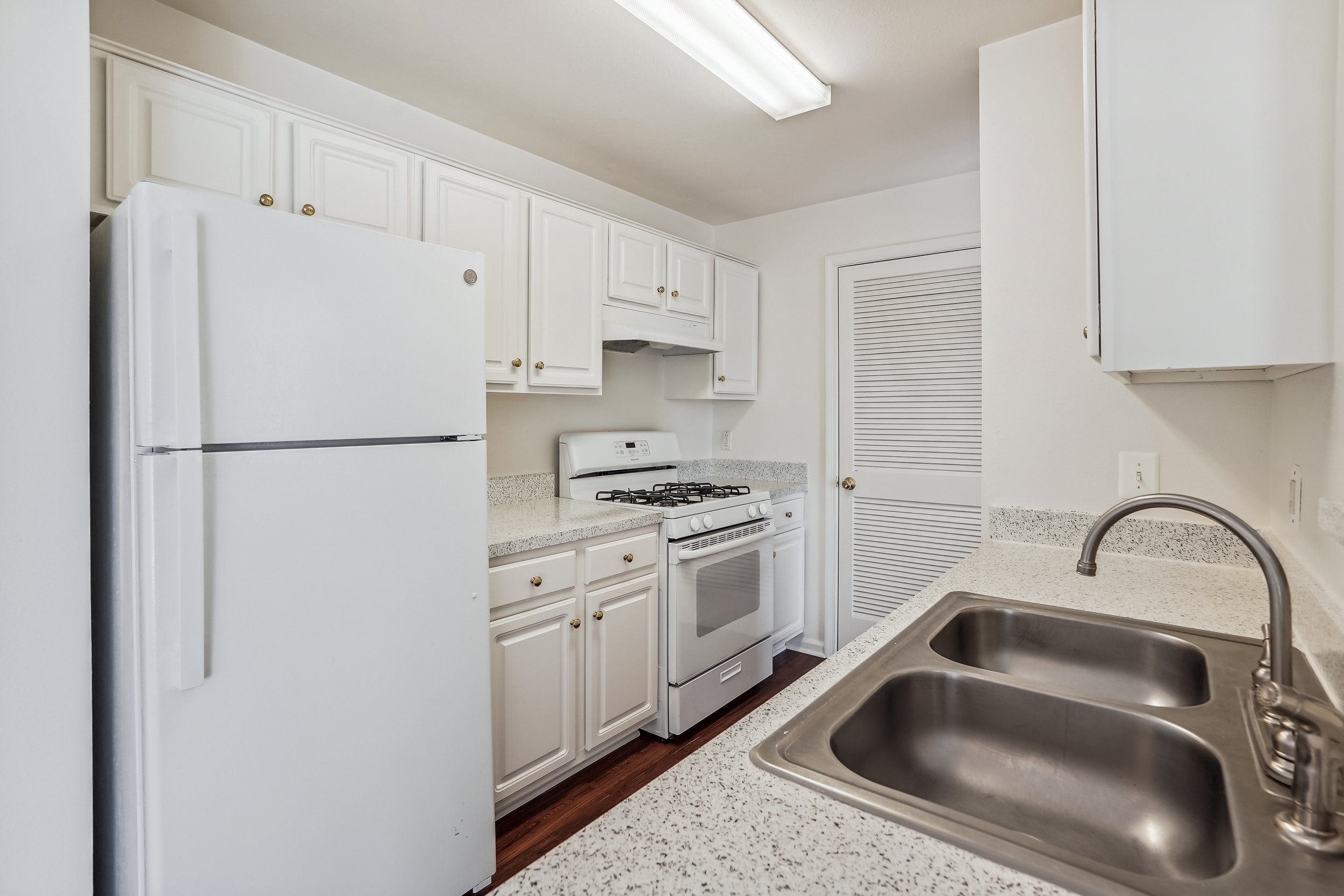  Find updated kitchens in our Ashburn Meadows apartments. 