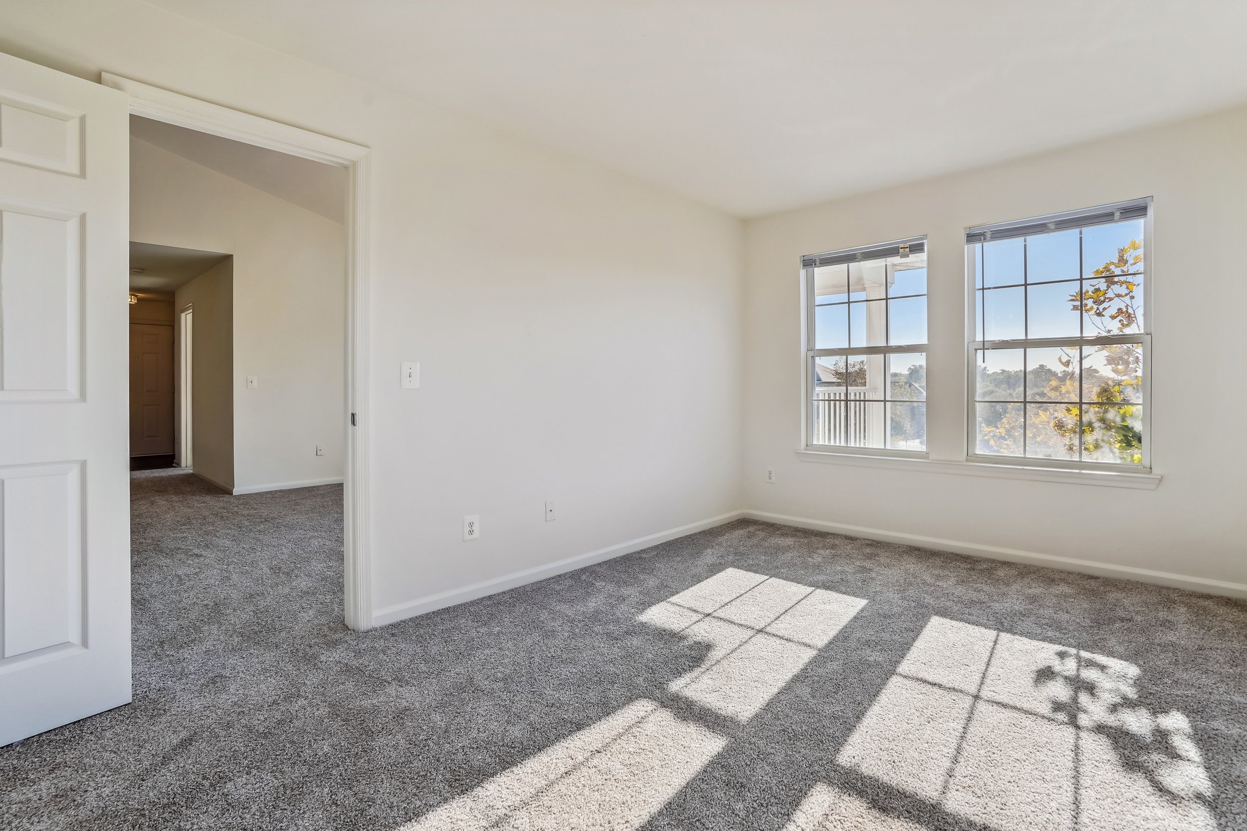  We offer spacious 2- and 3- bedroom floor plans at Ashburn Meadows. 