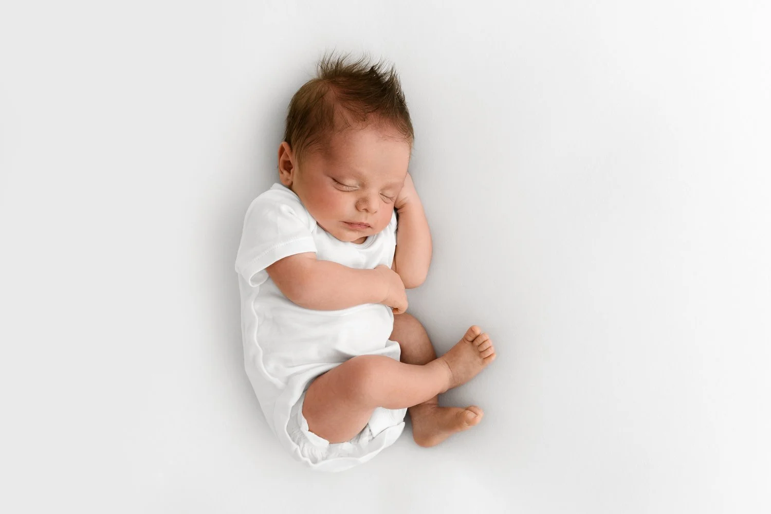 Natural prop free newborn baby photography at Mabel and Moose studio Monifieth Dundee