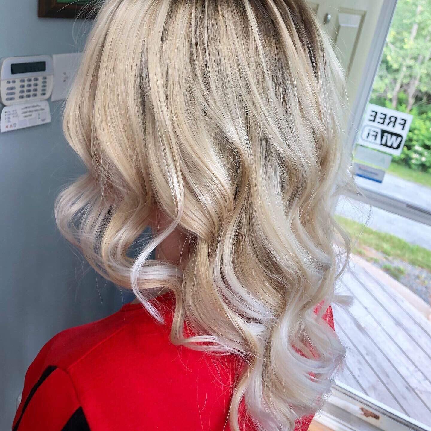 some lovely highlights and blondes Jessica has been working on lately. Need a pick me up book with Jess for some colour #hairbyjess #blonde #highlights #summerhair #curls