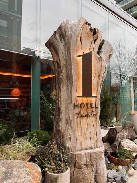 1 hotel ext4.jpeg