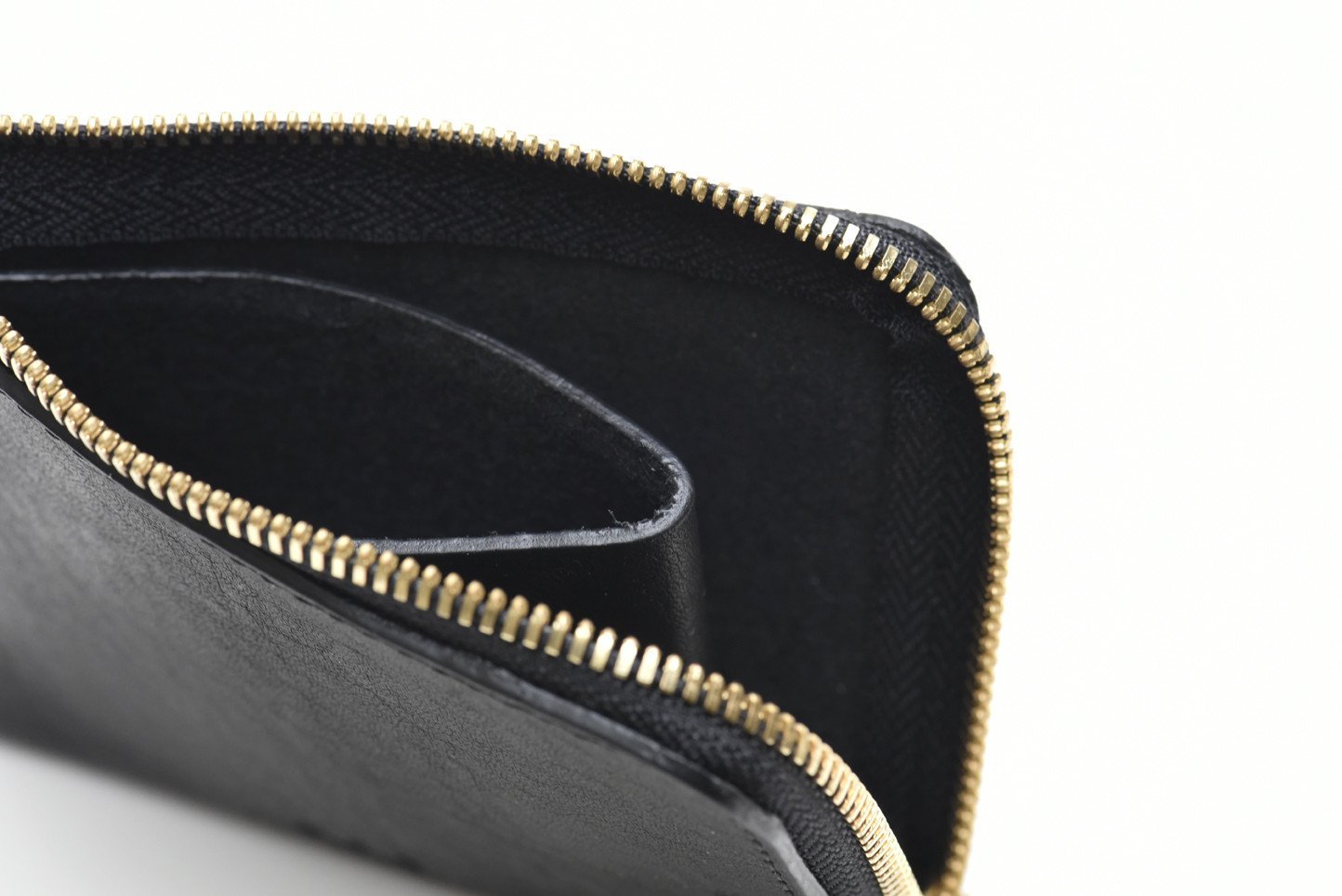 Leather Half Zip Wallet - Black - SA3100