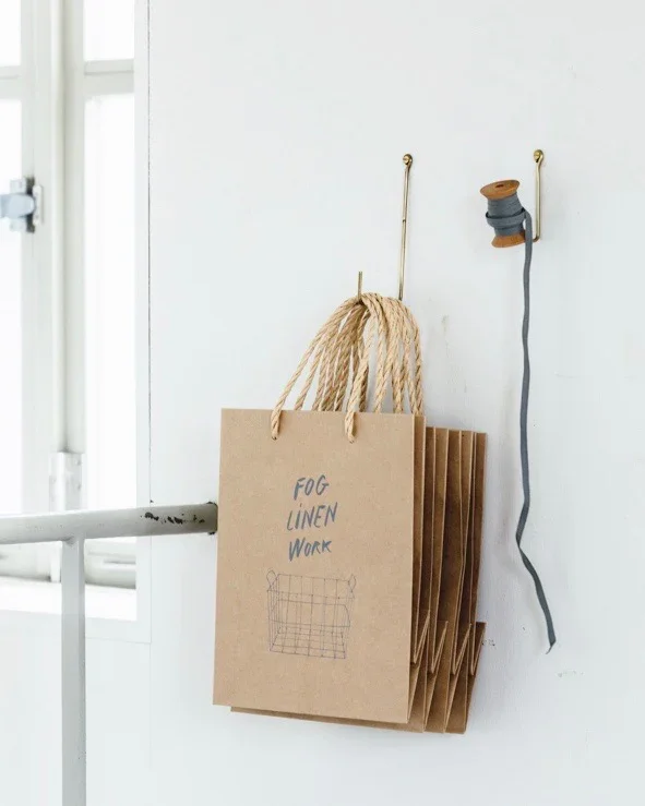 brass single hook- small2.webp