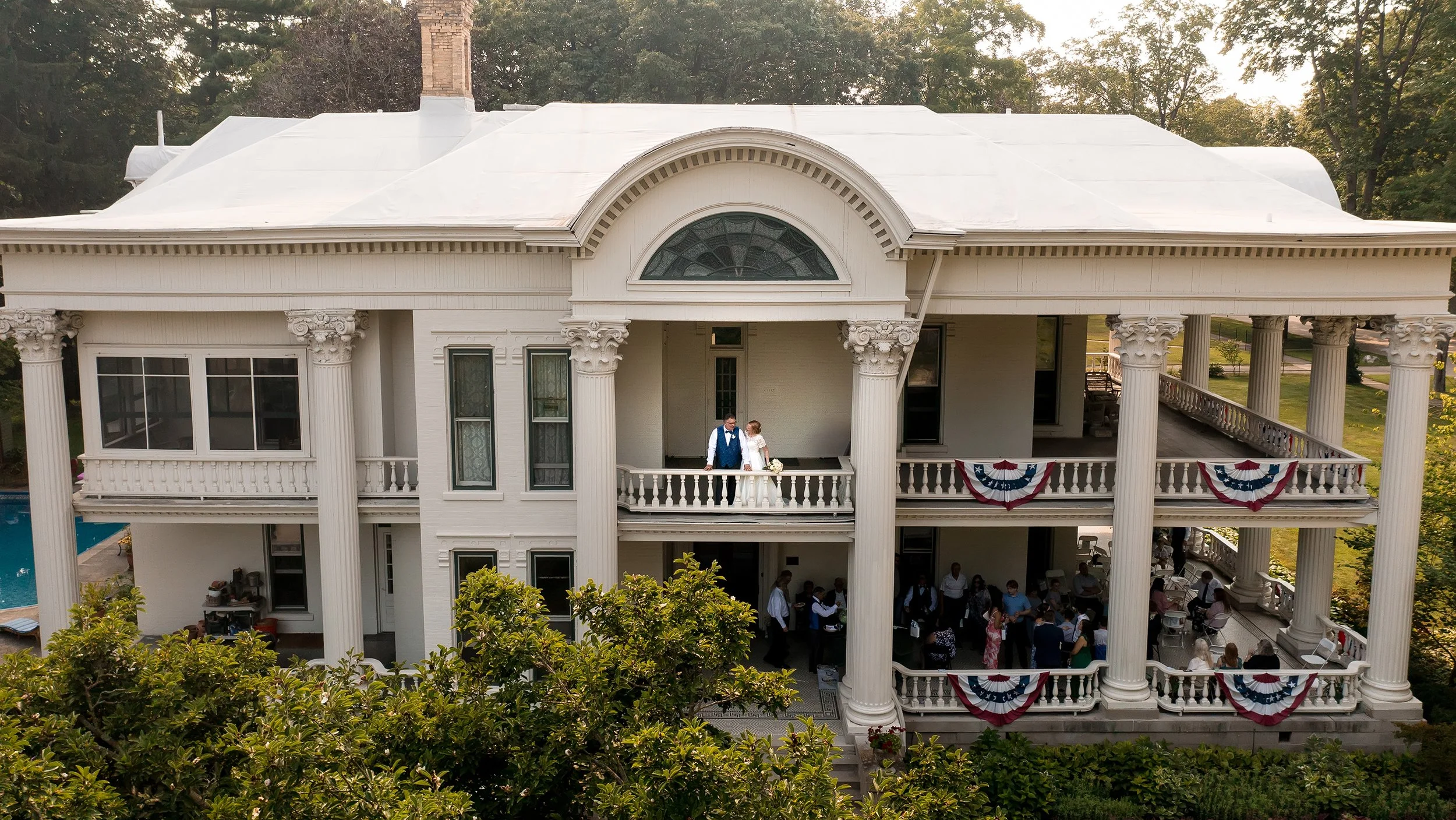 Candi &amp; Fred’s Lovely Conn Mansion Wedding