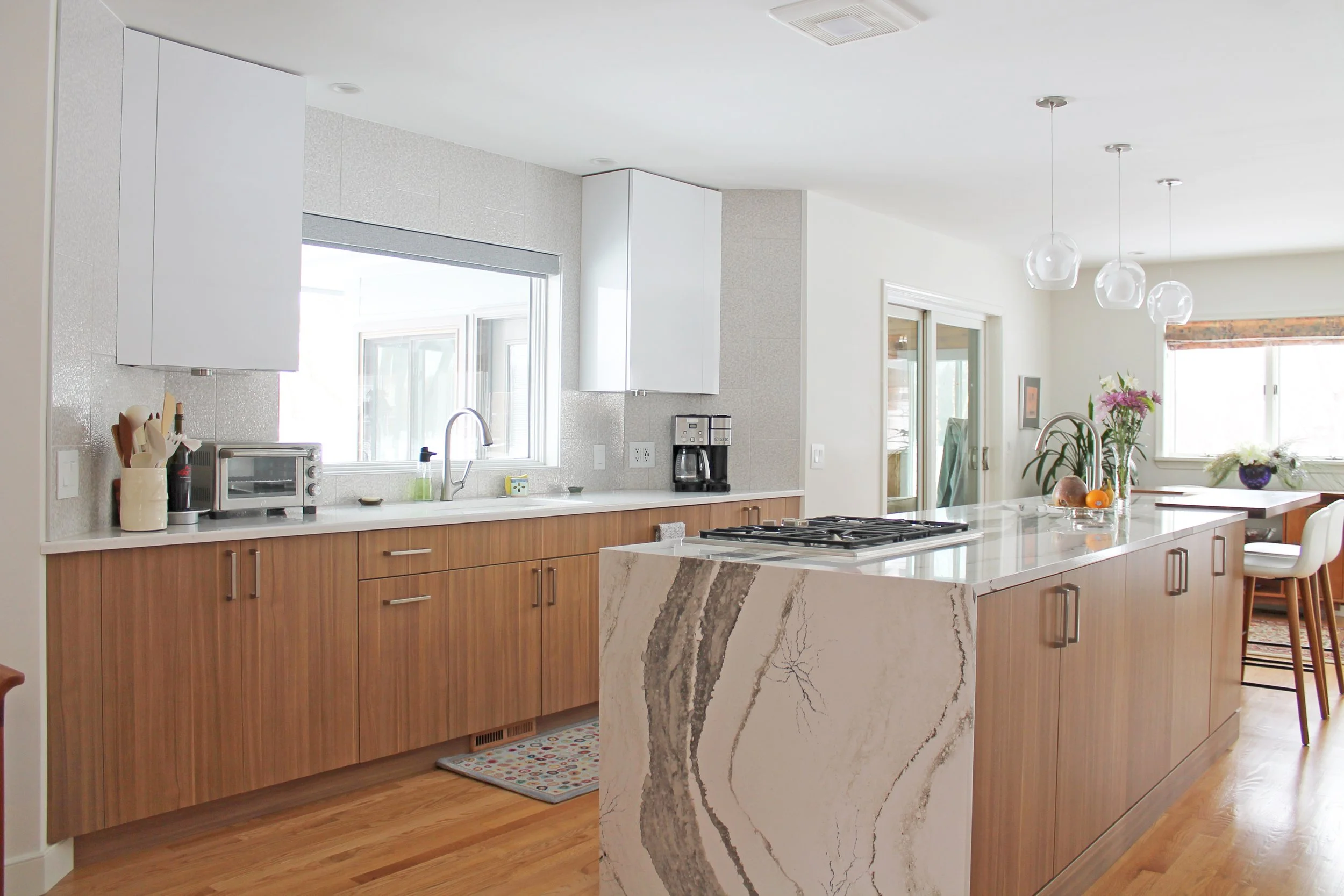 Crystal Textured Melamine Arizona Cypress and Laminate Designer White Gloss 001.jpg