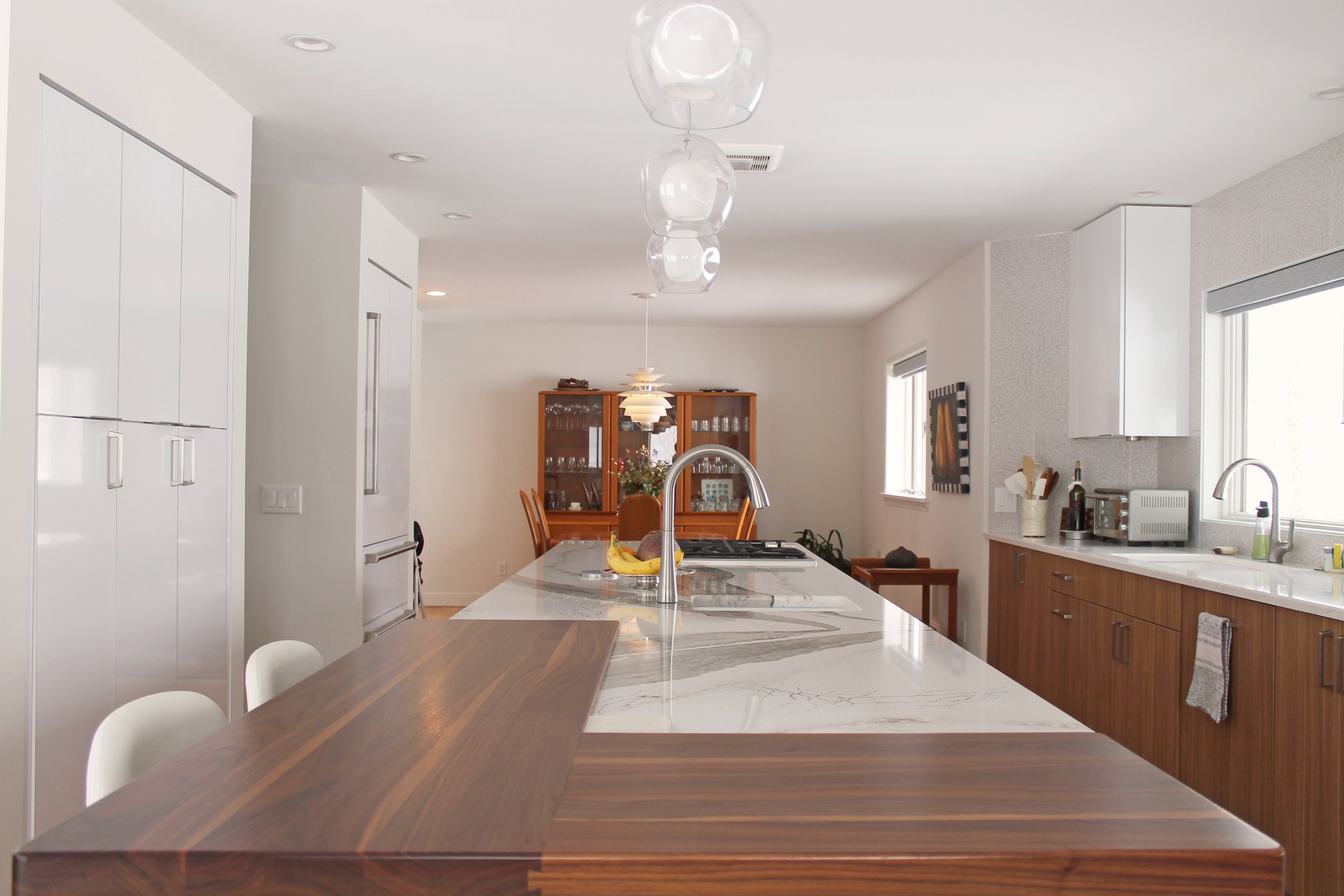 Crystal Textured Melamine Arizona Cypress and Laminate Designer White Gloss 002.jpg