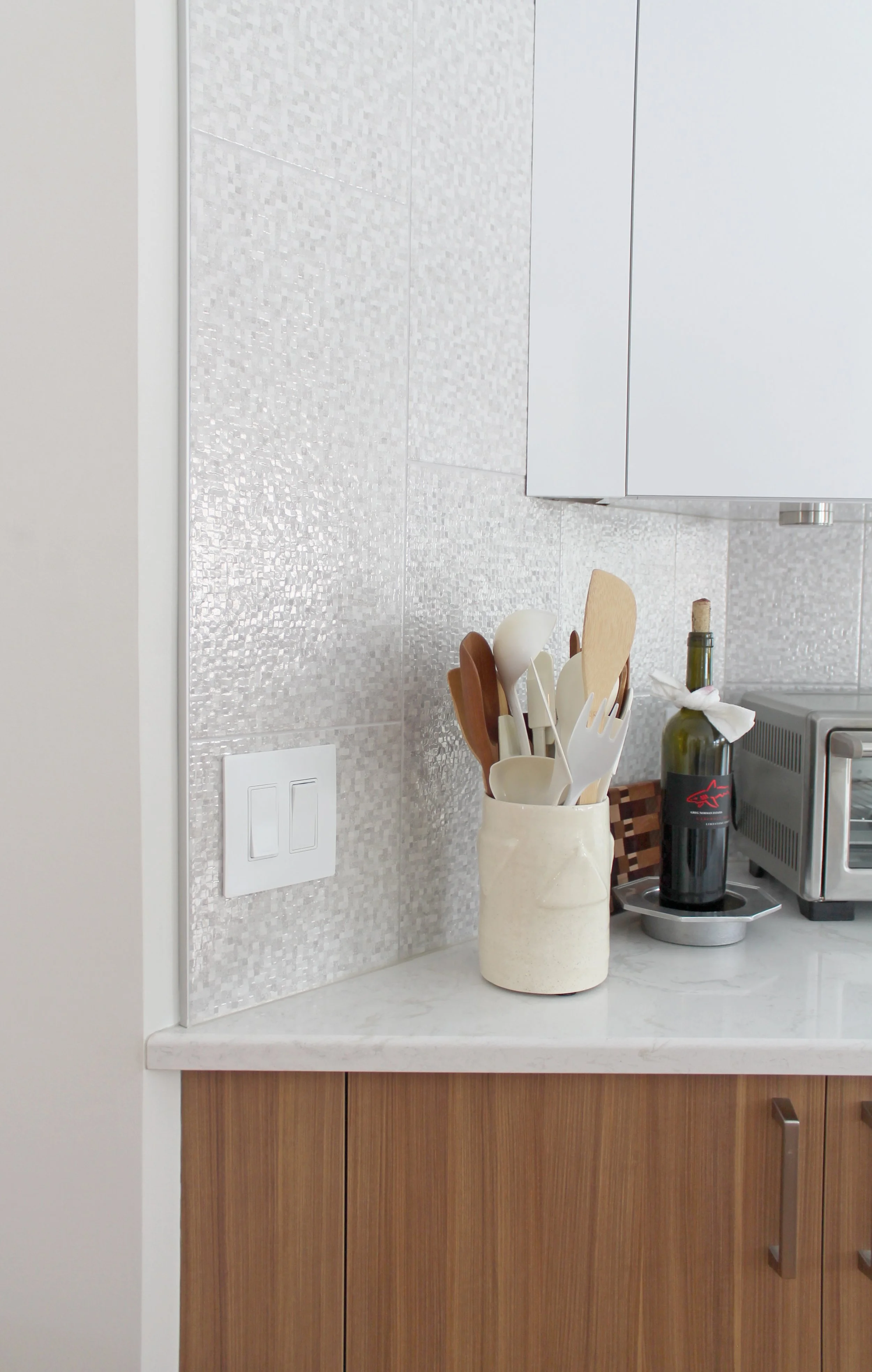 Crystal Textured Melamine Arizona Cypress and Laminate Designer White Gloss 009.jpg