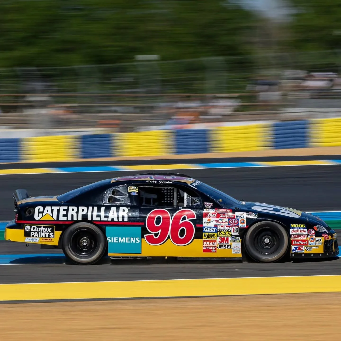 R3R at @lemansclassic with @buz.mccall in his #96 @caterpillarinc 1998 @nascar Chevy Monte Carlo. He's part of a huge group from @historicsportscarracing 

Go get em Buz! 200 mph on the Mulsanne Straight!

📸: @racingshoots

#classicnascar 
#nascar
#