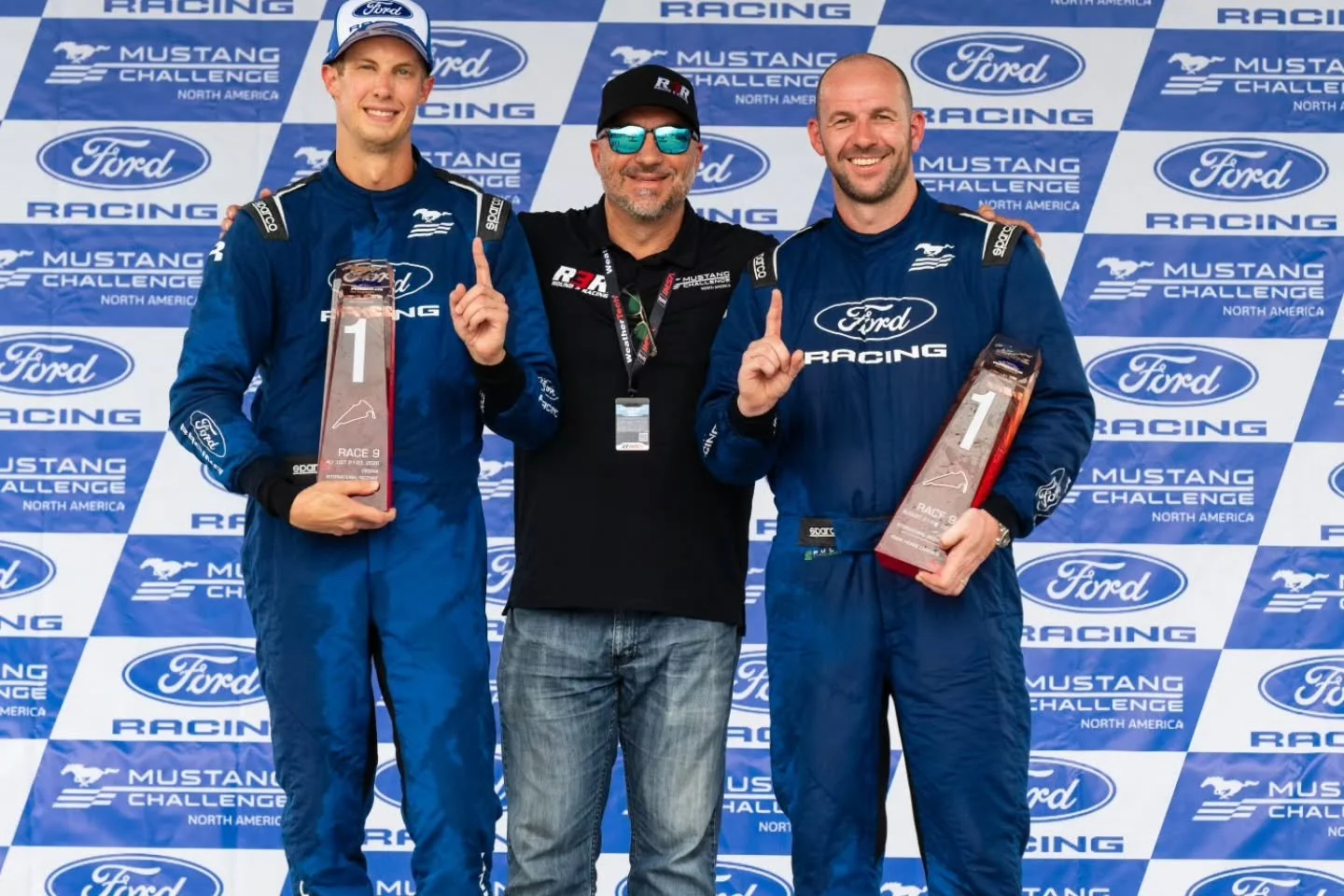 That's a @mustangchallengena Race 1 SWEEP for R3R. @coleloftsgard takes the win in Dark Horse and @ognycview takes the Dark Horse Legends win! 

Amazing job by the whole team. Race 2 is Sunday at 9:45 AM EDT.

#Round3Racing #R3R #mustangchallenge #Mu