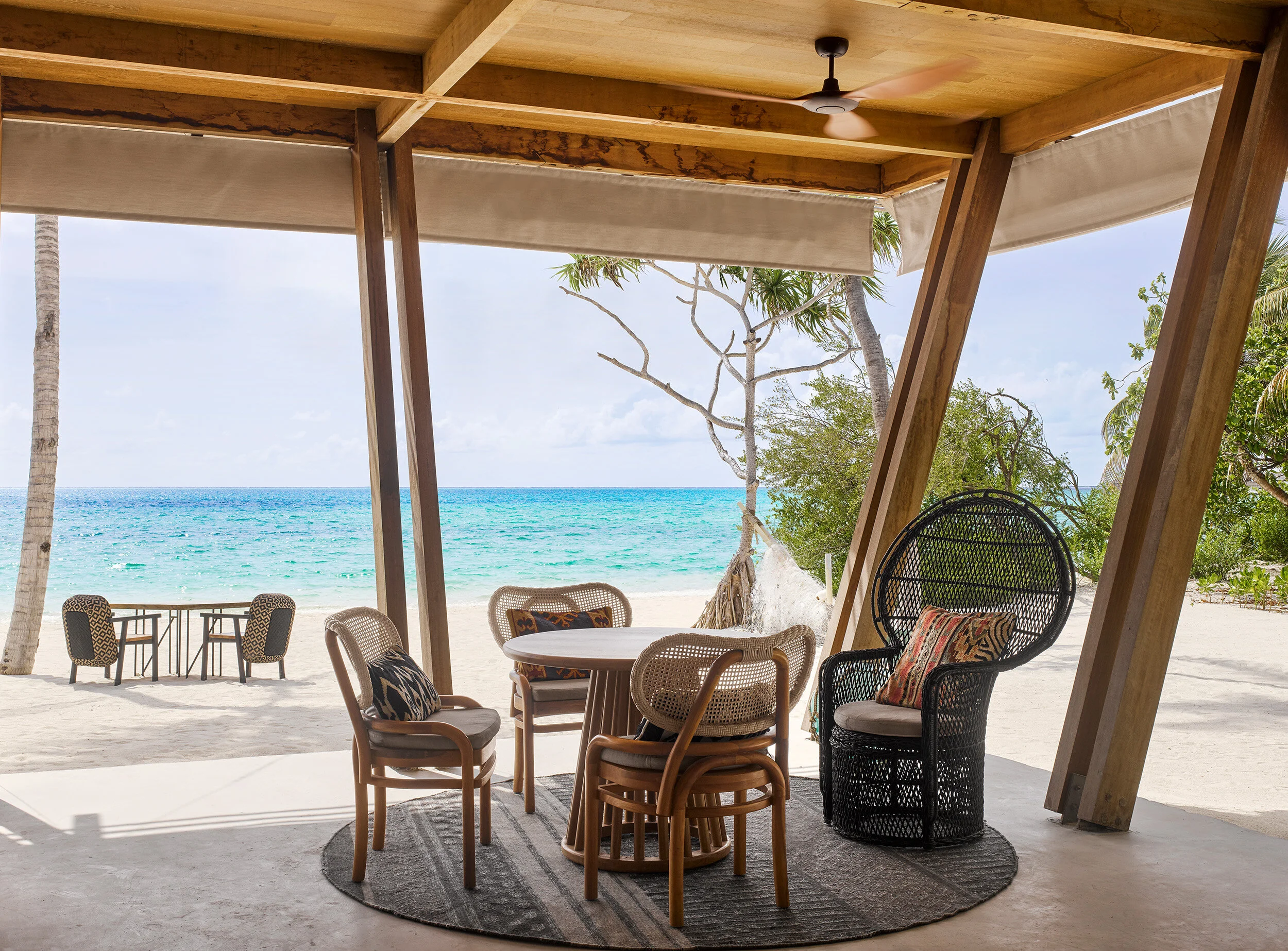 Will-Pryce-Fairmont-Maldives-Sirru-Fen-Fushi-Island-Resort--78165-FL-RT.jpg