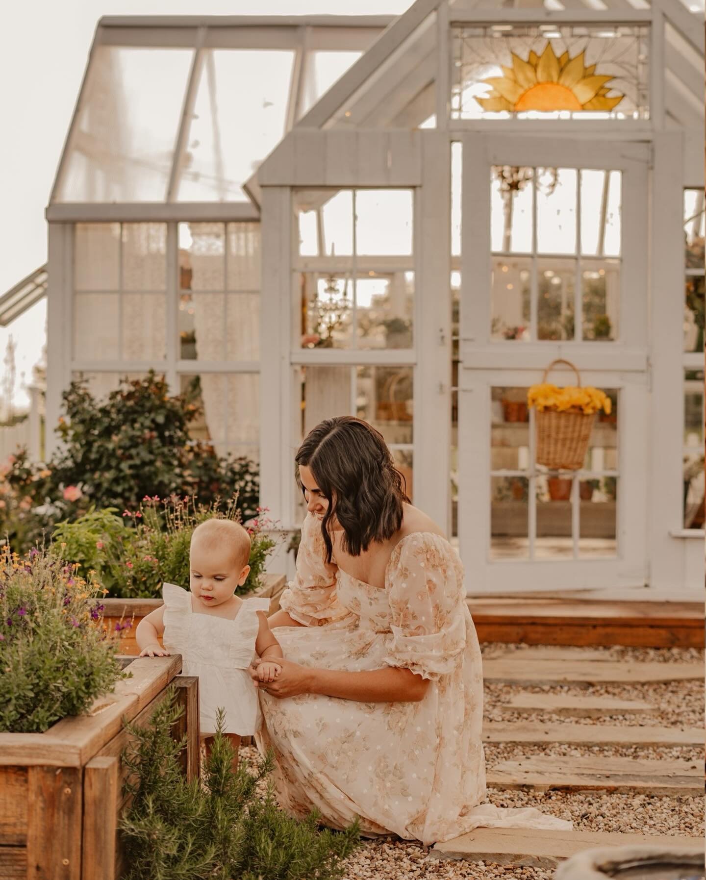 I have ALL THE LOVE for @katlin_cut and family, as well as @thelittlesunflowerfarmtx for providing this stunning space. I&rsquo;m in awe of this life I get to live and the people I get to know. Thank you for being here. 🥹❤️