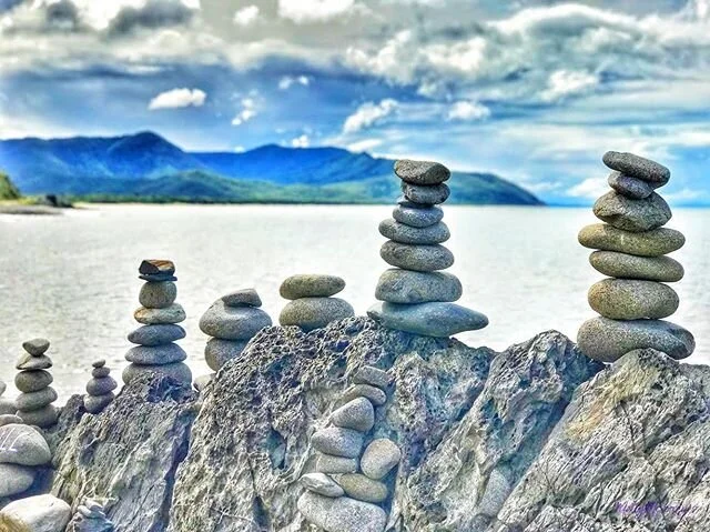 Remember to take a deep breath today and to count your blessings.
&bull;
&bull;
&bull;
&bull;
#deepbreath #countyourblessings #peace #calm #Australia #northshore #blue #earthofficial #breathe #meditate #rest #peace #peaceofmind #zen #stacks