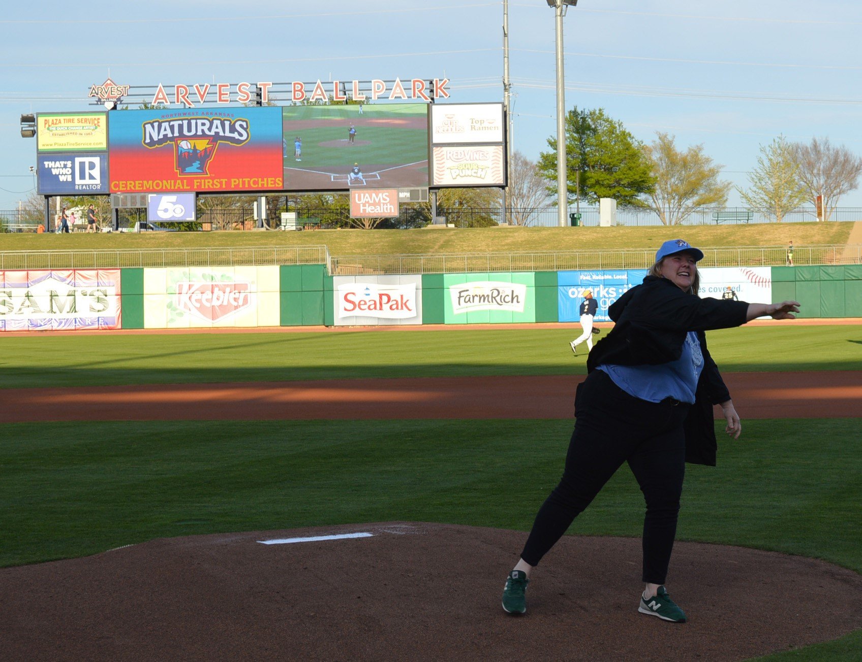 Downtown Springdale's very own Amber Perrodin helped kick off the Northwest Arkansas Naturals season with the ceremonial first pitch!

Here's to a season filled with home runs, hot dogs, and high-fives. Go Naturals! ⚾

 #downtownspringdale #springdal