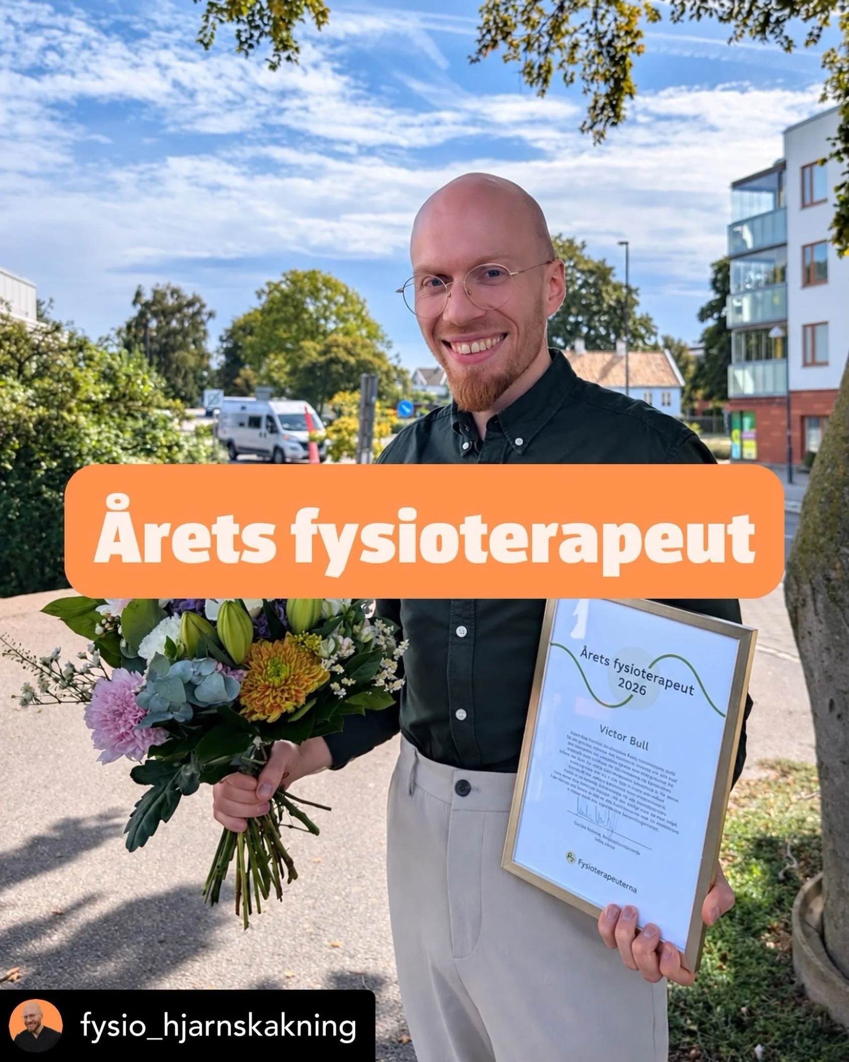 Ett otroligt stort grattis till min v&auml;n och kollega Victor Bull @fysio_hjarnskakning f&ouml;r priset som &Aring;rets fysioterapeut 2026 🌸☀️🧠🫶 Hans egna ord nedan. 

Chocken har &auml;nnu inte sl&auml;ppt helt! Enormt stort tack till @fysioter