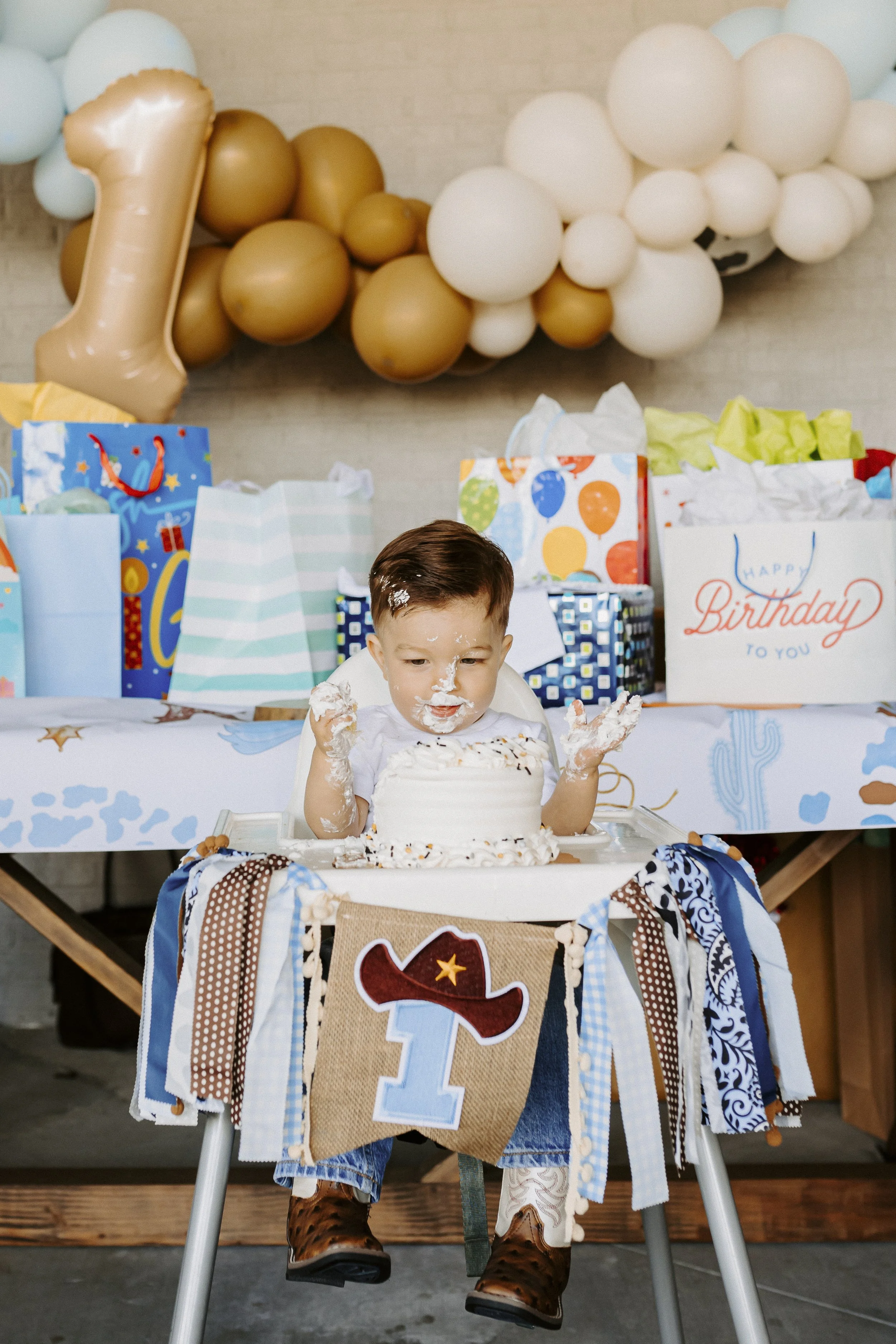 HayesFirstBirthday-97.jpg