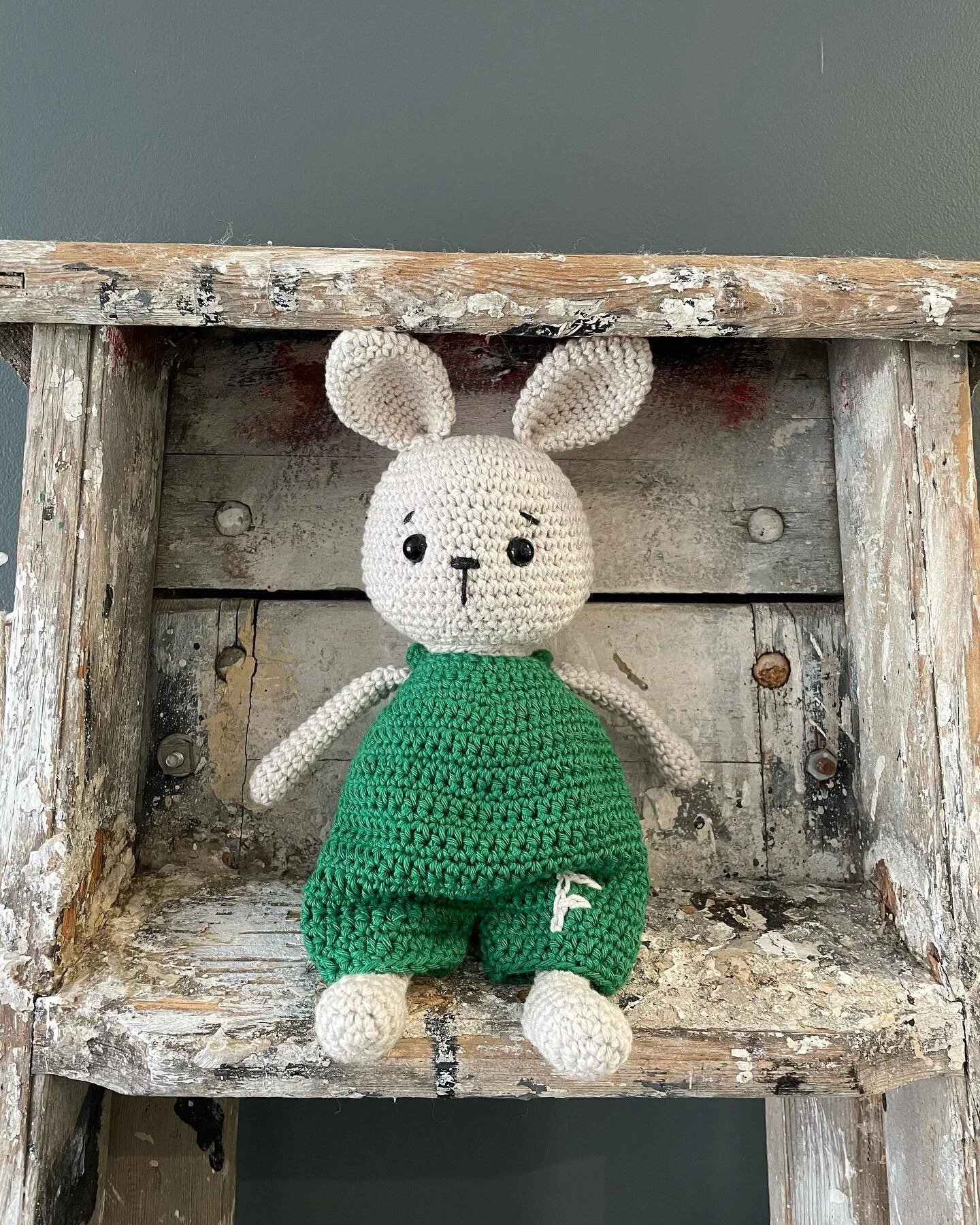 This little Spring Bunny is off to his forever home today, to make friends with a Thinkknot Giraffe and Fred and Etta. Hoppy Easter to you all. Hope it&rsquo;s a good one 🐣

&bull;

#easter #easterbunny #bunny #rabbit #softtoy #eastertoy #handmadeto