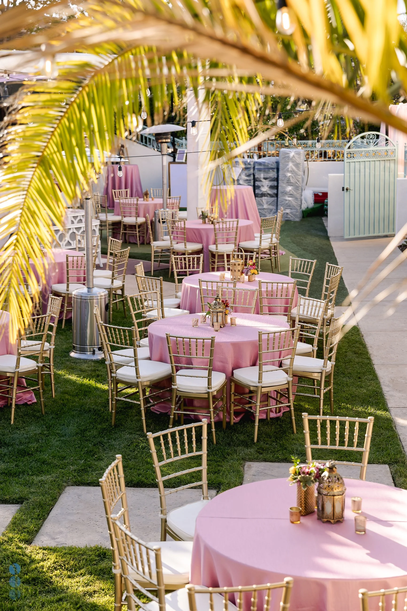 Kurren & Elisha; Aperina Studios