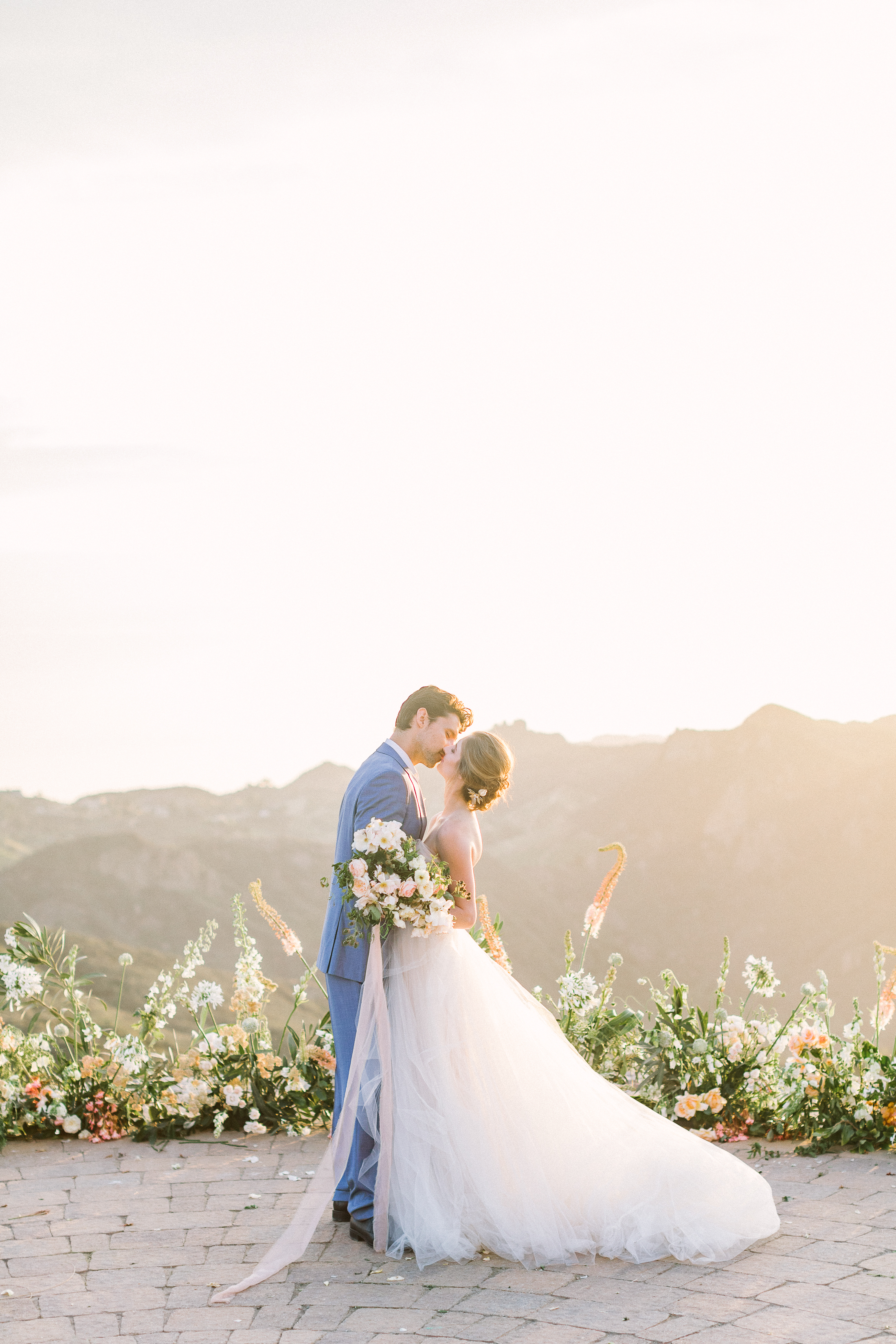 Ellen-Ashton-Photography-California-Wedding-Photographer-Malibu-Rocky-Oaks-Weddings-girt-and-gold20.jpg