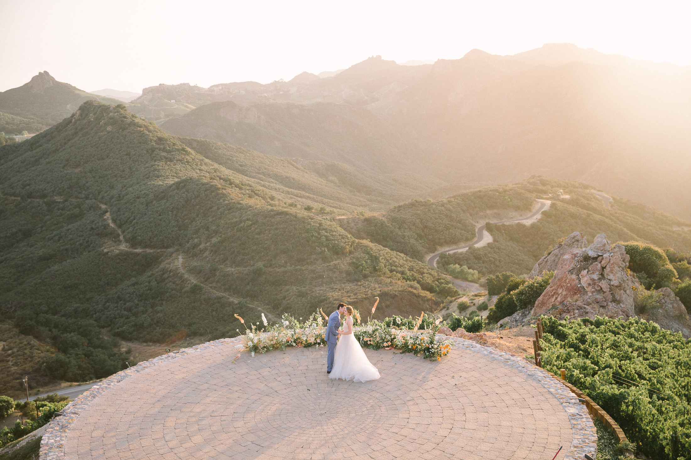 Ellen-Ashton-Photography-California-Wedding-Photographer-Malibu-Rocky-Oaks-Weddings-girt-and-gold19.jpg