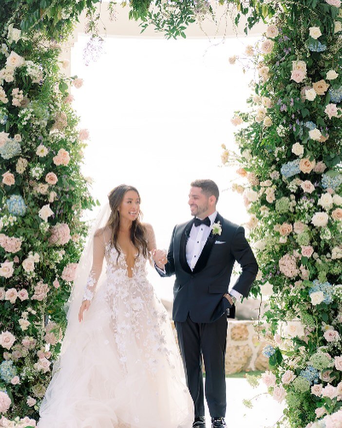 I&rsquo;m over the moon about these sneak peeks from @laurenfair 🙌 She captured K &amp; D&rsquo;s wedding say so perfectly! And grateful to work alongside such a professional vendor team and all the designers who came together to make this day so be