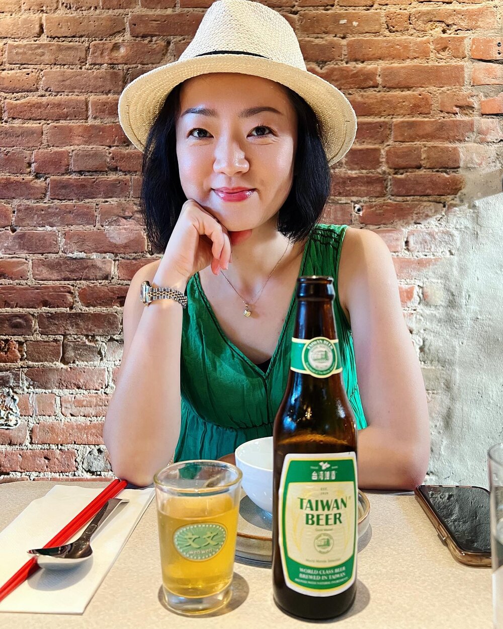 On #tastytuesday, I&rsquo;m sipping beer instead of wine. 🍺​
&nbsp;​
Introducing @taiwanbeer.official, one of the best-selling beers in Taiwan. ​
&nbsp;​
First brewed in 1919, Taiwan beer is made with barley malt, hops and Ponlai Rice (蓬萊米), a local