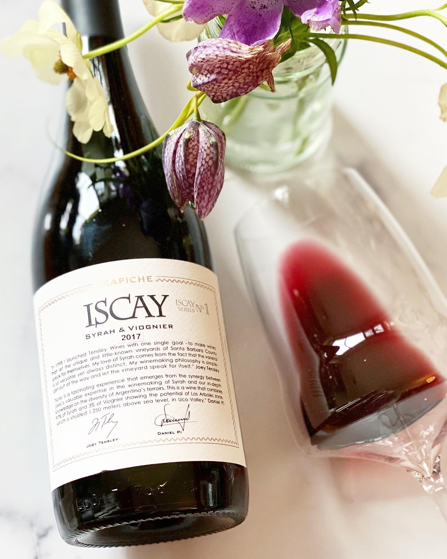 Iscay Syrah &amp; Viognier is a Trapiche project honoring two grapes, Syrah and Viognier, and the friendship between two renowned winemakers, Joe Tensely with @tensleywines in California, and Daniel Pi, the Chief Winemaker of&nbsp;Trapiche in Argenti