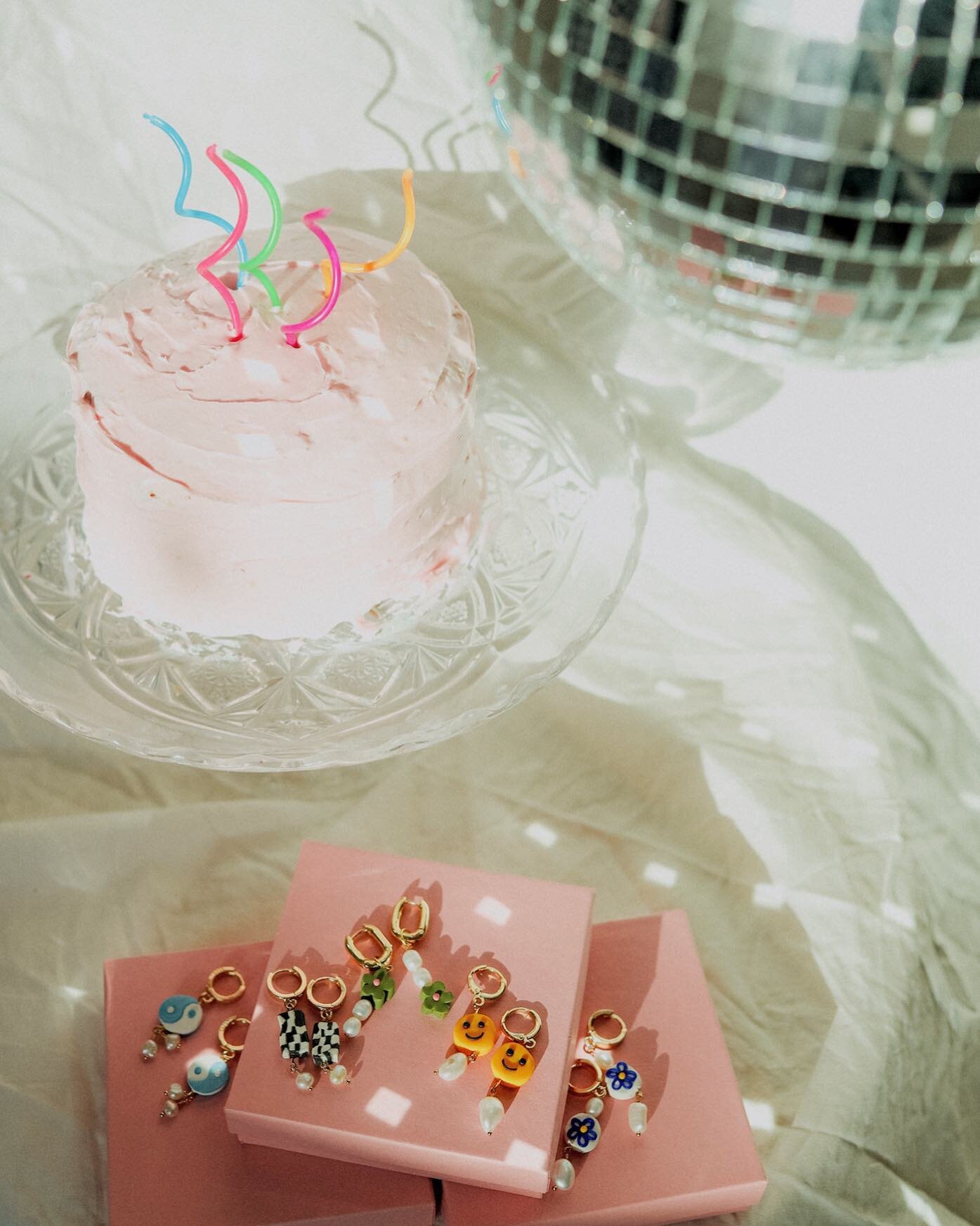 💖🙂☁️🍄🛸

@crumistuff 

&ldquo;CRUMi is literally crummy, like shitty, but spelled cutely. CRUMi is perfectly imperfect. CRUMi is the embodiment of love and acceptance, flaws and all.&rdquo;

Service:  Product &amp; Lifestyle Photography
Client: @c