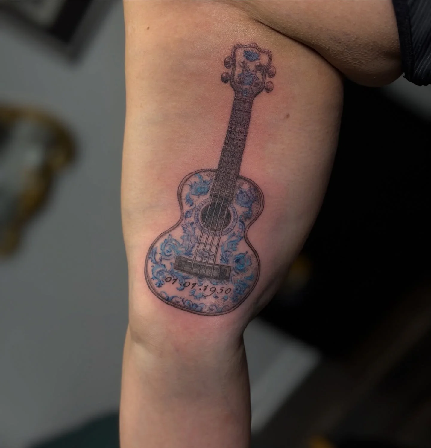 Guitar by @alvaroescbr