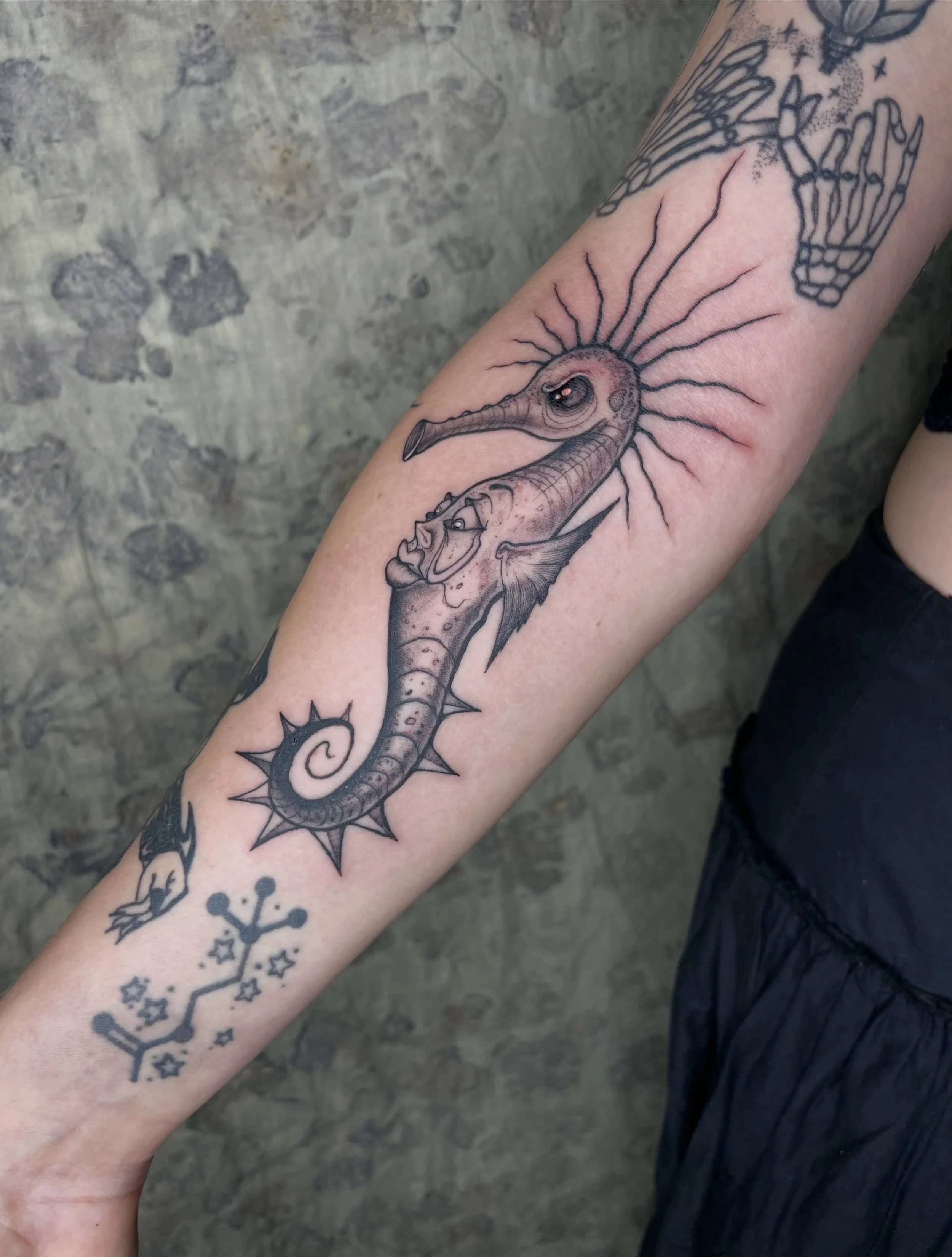Custom Seahorse 🌊 done by @dannydiablx 

#surrealart #illustration #surrealtattoo #seahorsetattoo #surrealseahorse