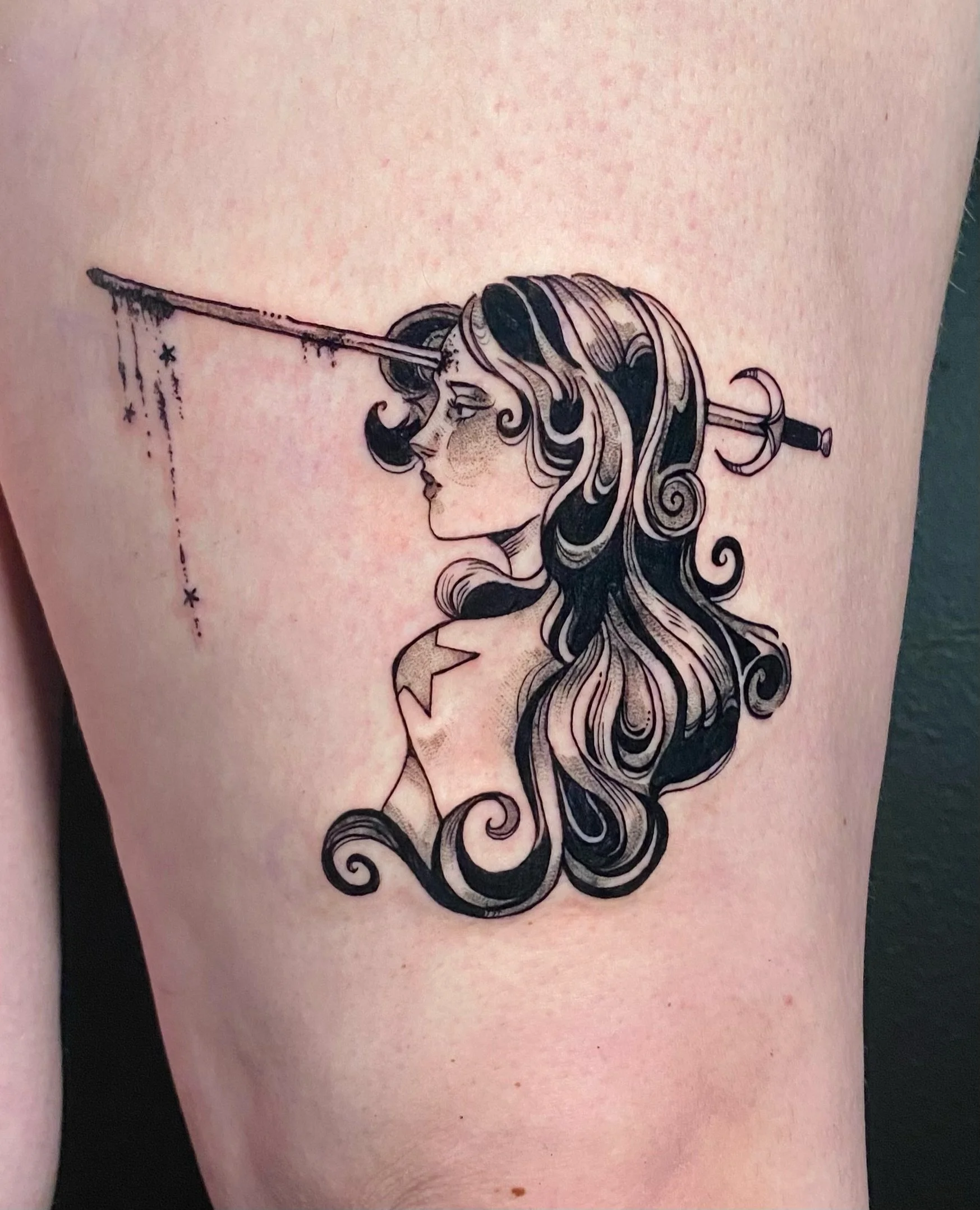 Custom unicorn girl 🦄 by @maeowl 

#unicorn #unicorntattoo #illustration #womantattooartist #customflash