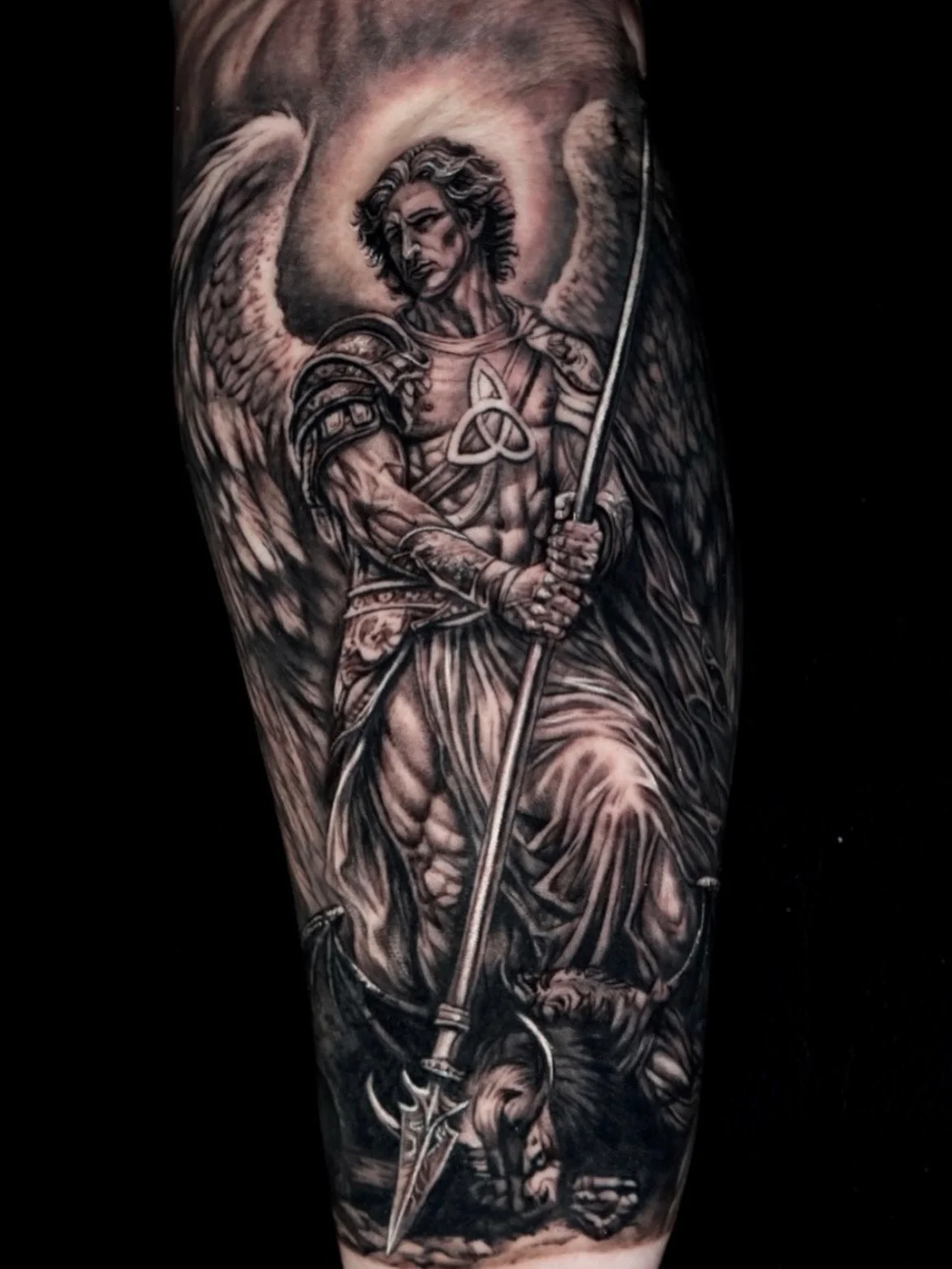 Archangel 🪽 by @s0phia_tattoos 

#realismtattoo #stmichaelthearchangel #sleeve #blackandgrey #womantattooartist