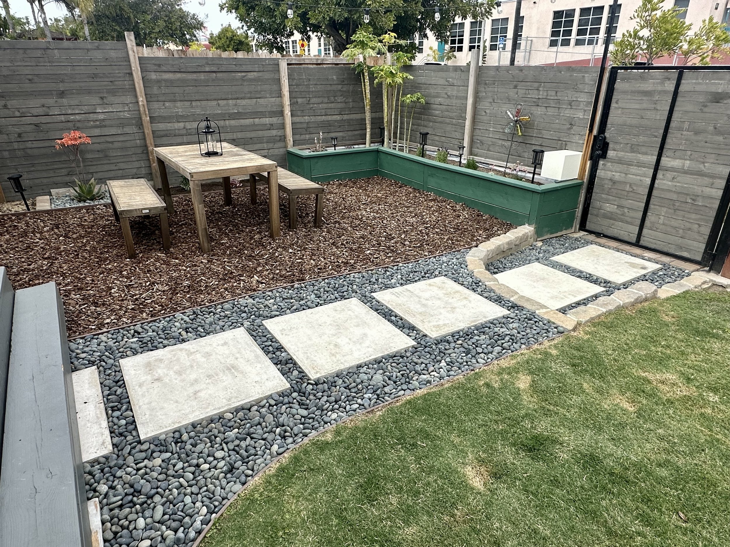 FRONTYARD.jpeg