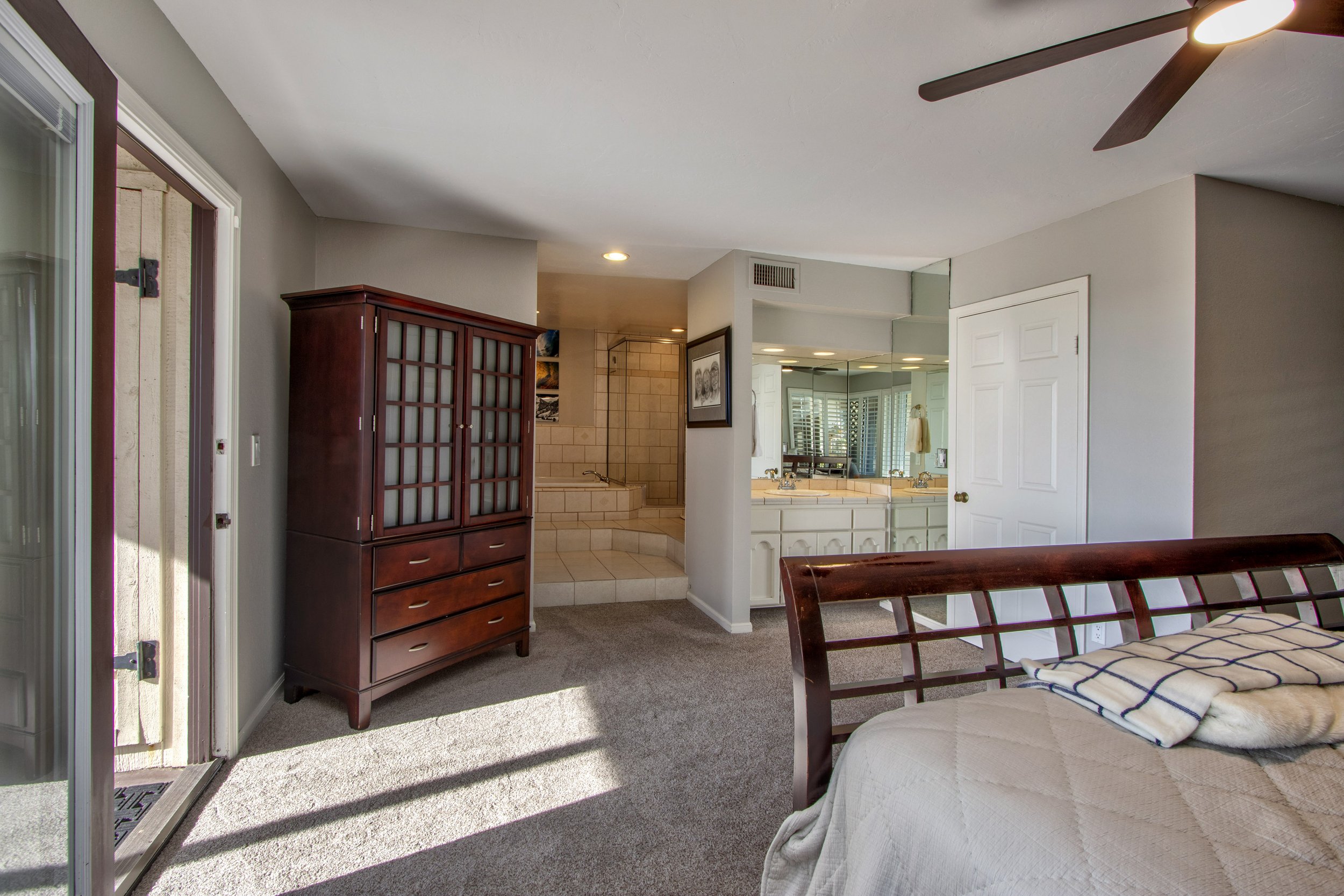 4034 Ampudia St-0018.jpg