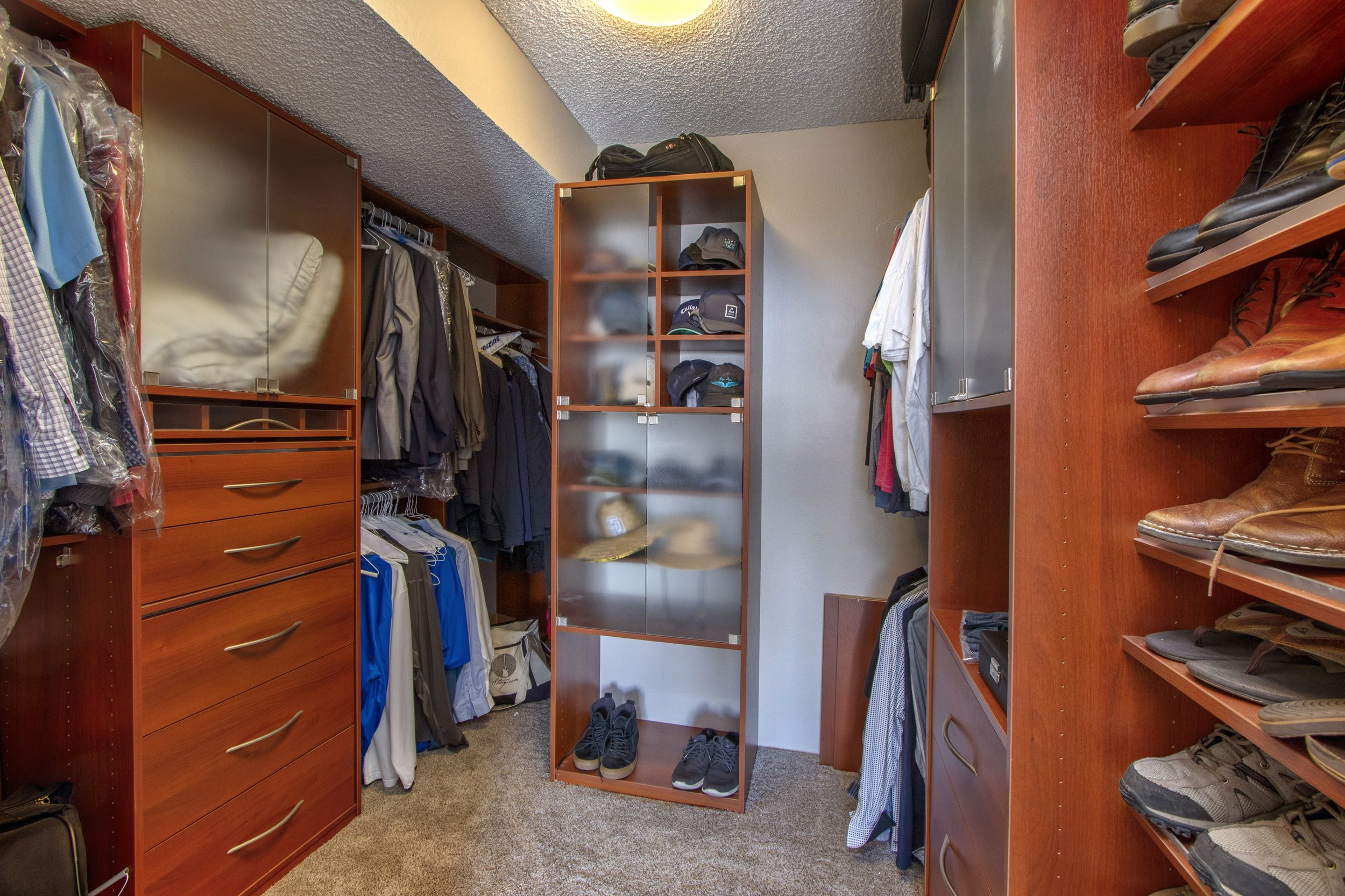 4034 Ampudia St-0022.jpg