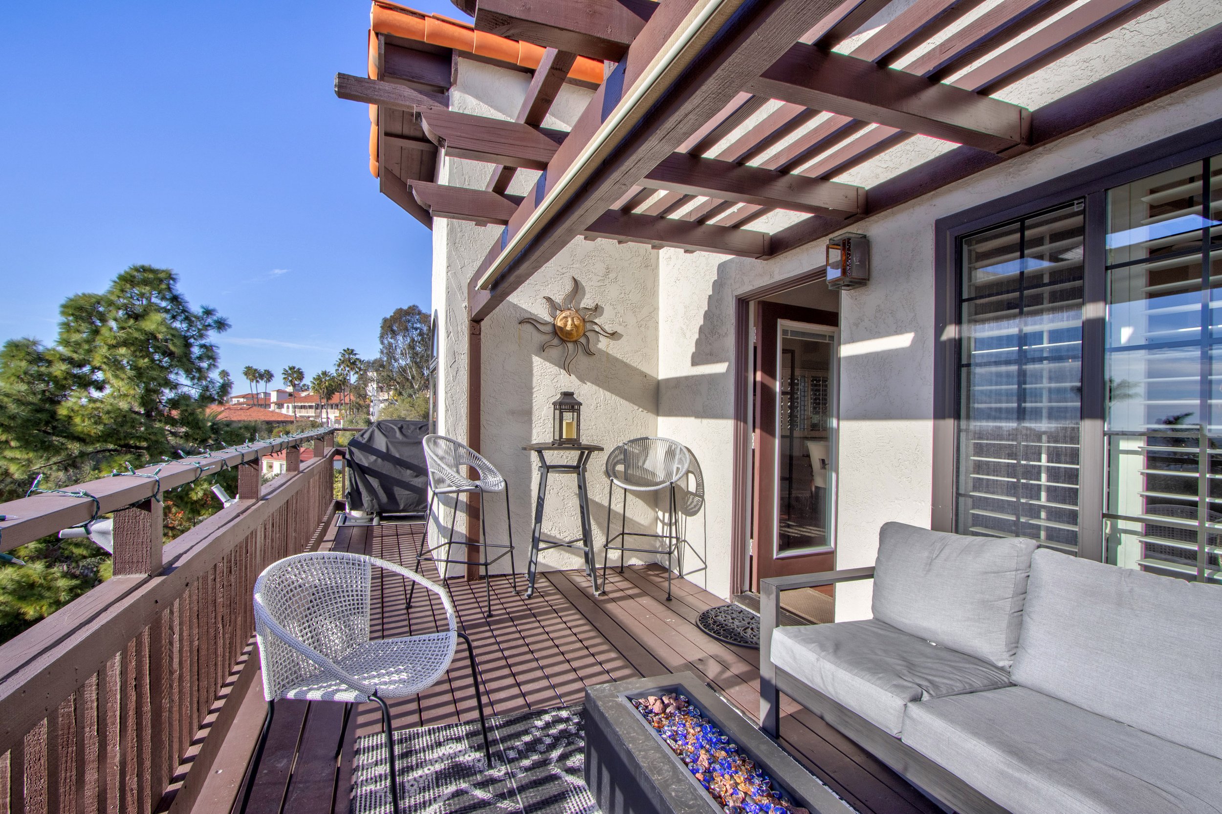 4034 Ampudia St-0027.jpg