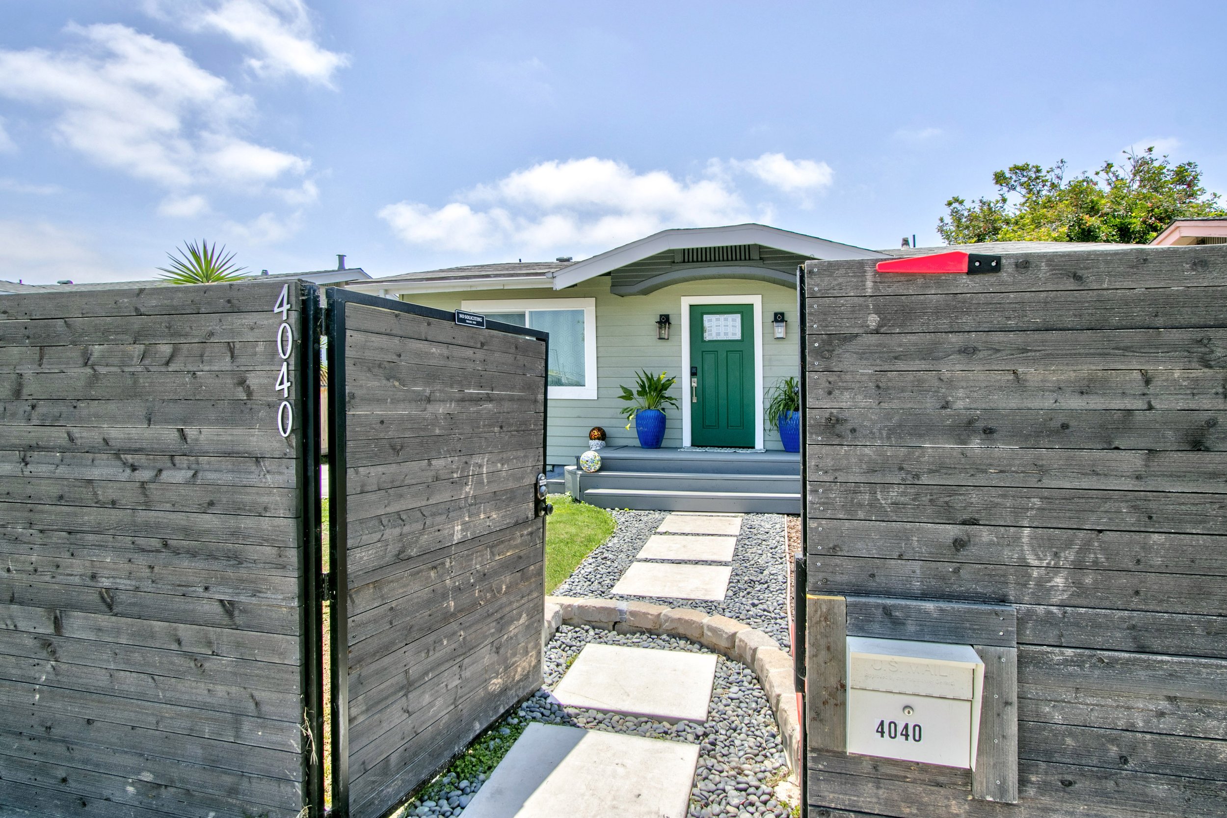 4040 35th St-001.jpg