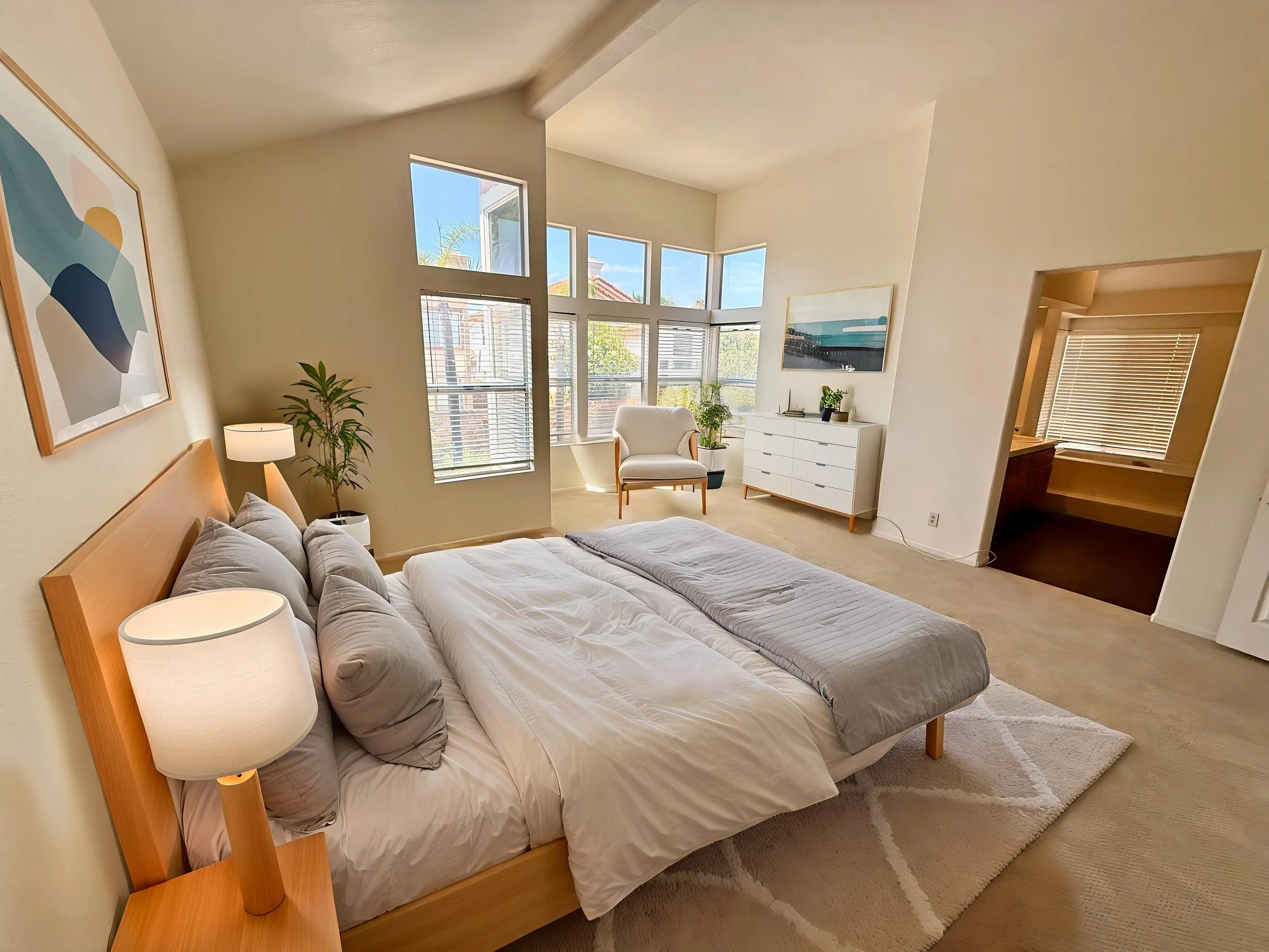 IMG_6745 - PriomaryBedroom - Scandinavian - 6.jpeg