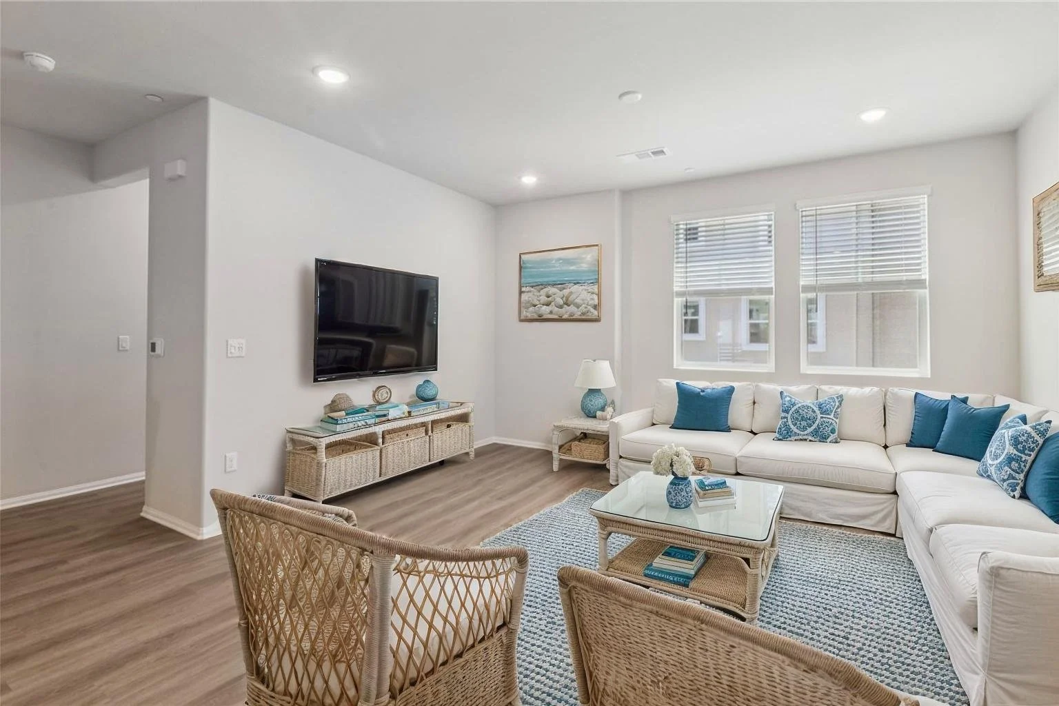 9dbeef00-72ec-4166-8920-c1eb3d34966c - Living Room - Coastal - 14.jpg