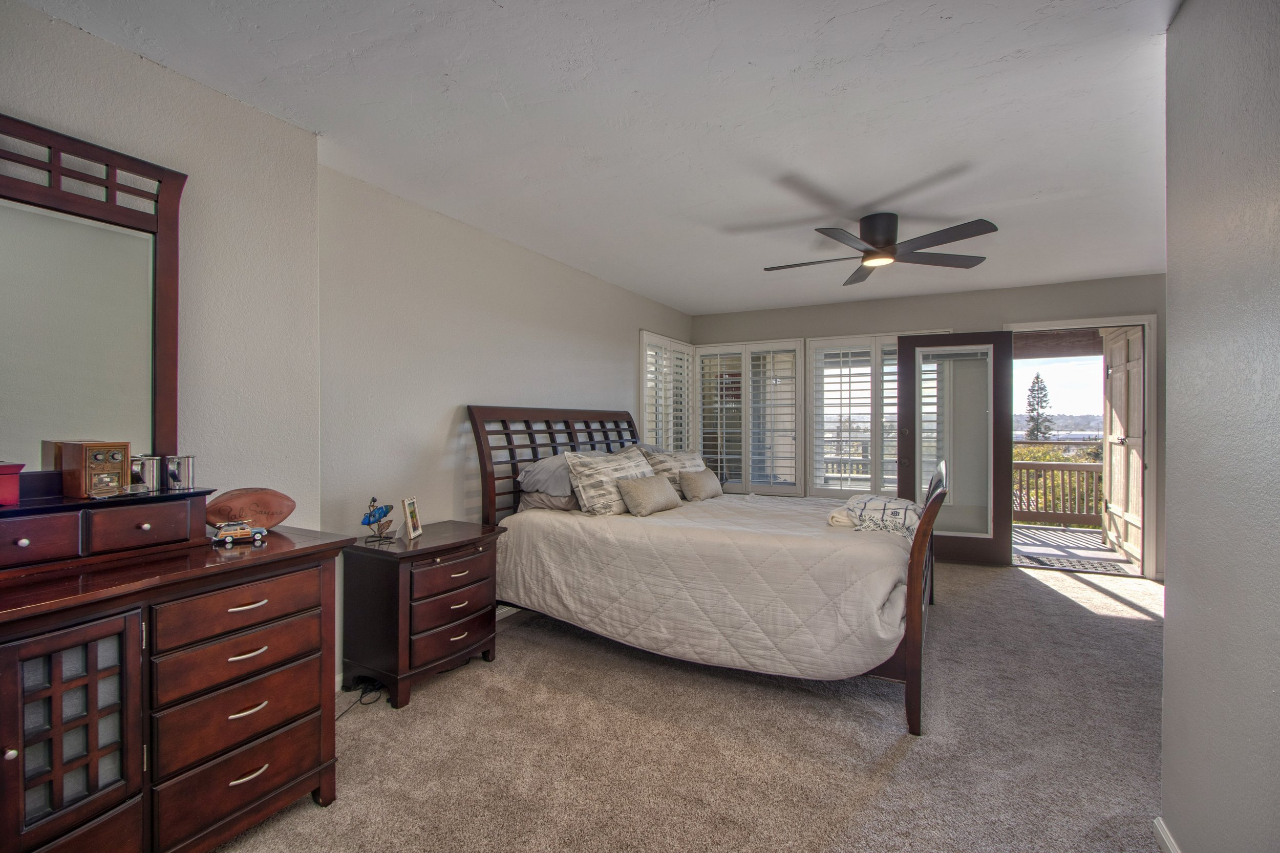 4034 Ampudia St-0016.jpg