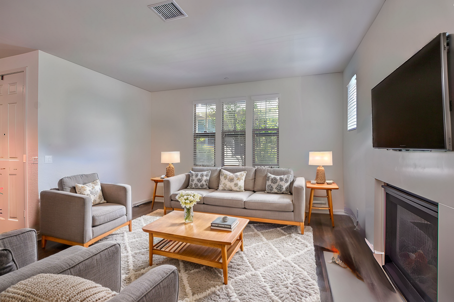 4306_Pacifica_2-006 - Living Room - Scandinavian - 13.jpg