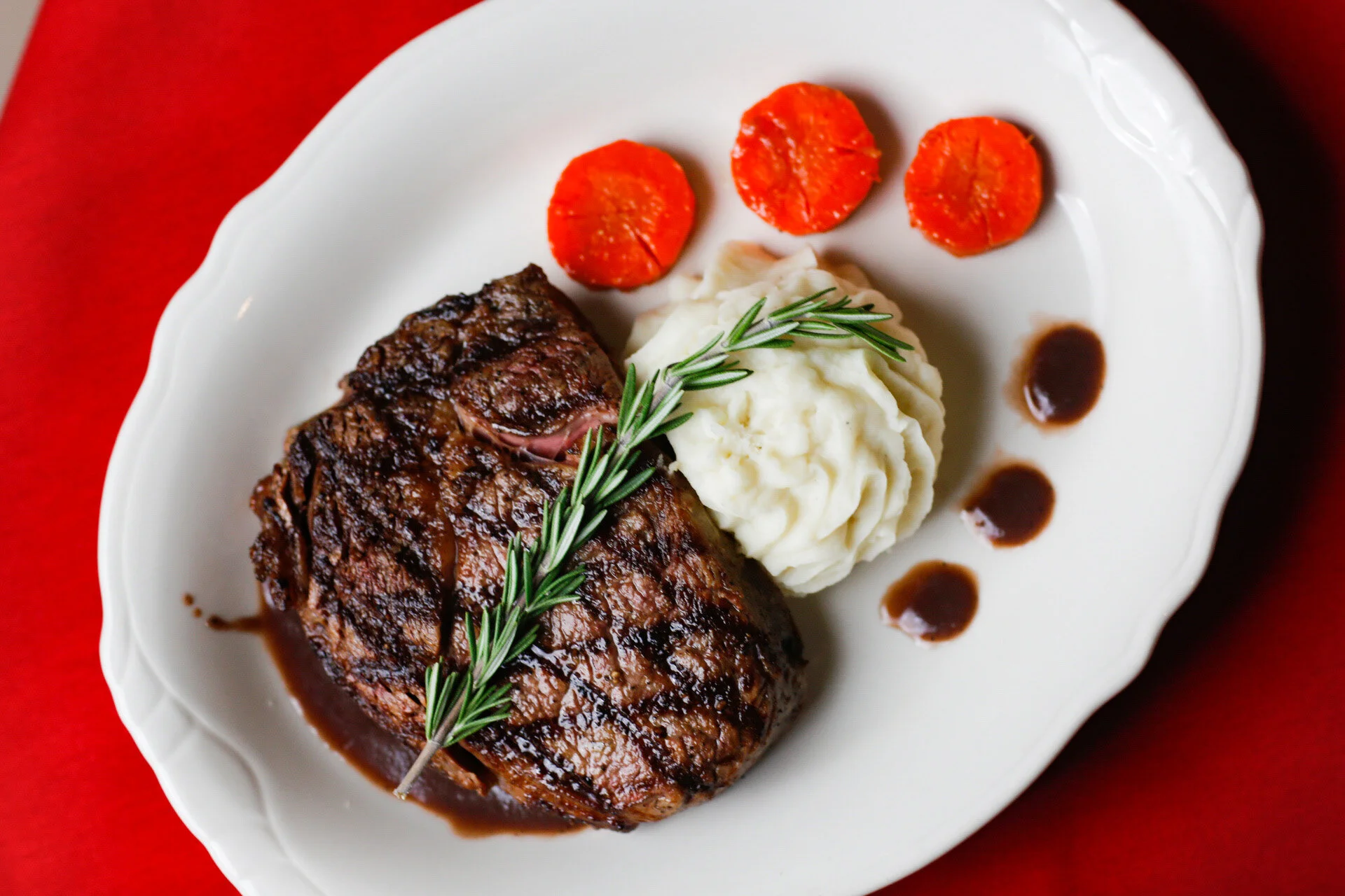 kiepersol ribeye with garlic mashed potatoes
