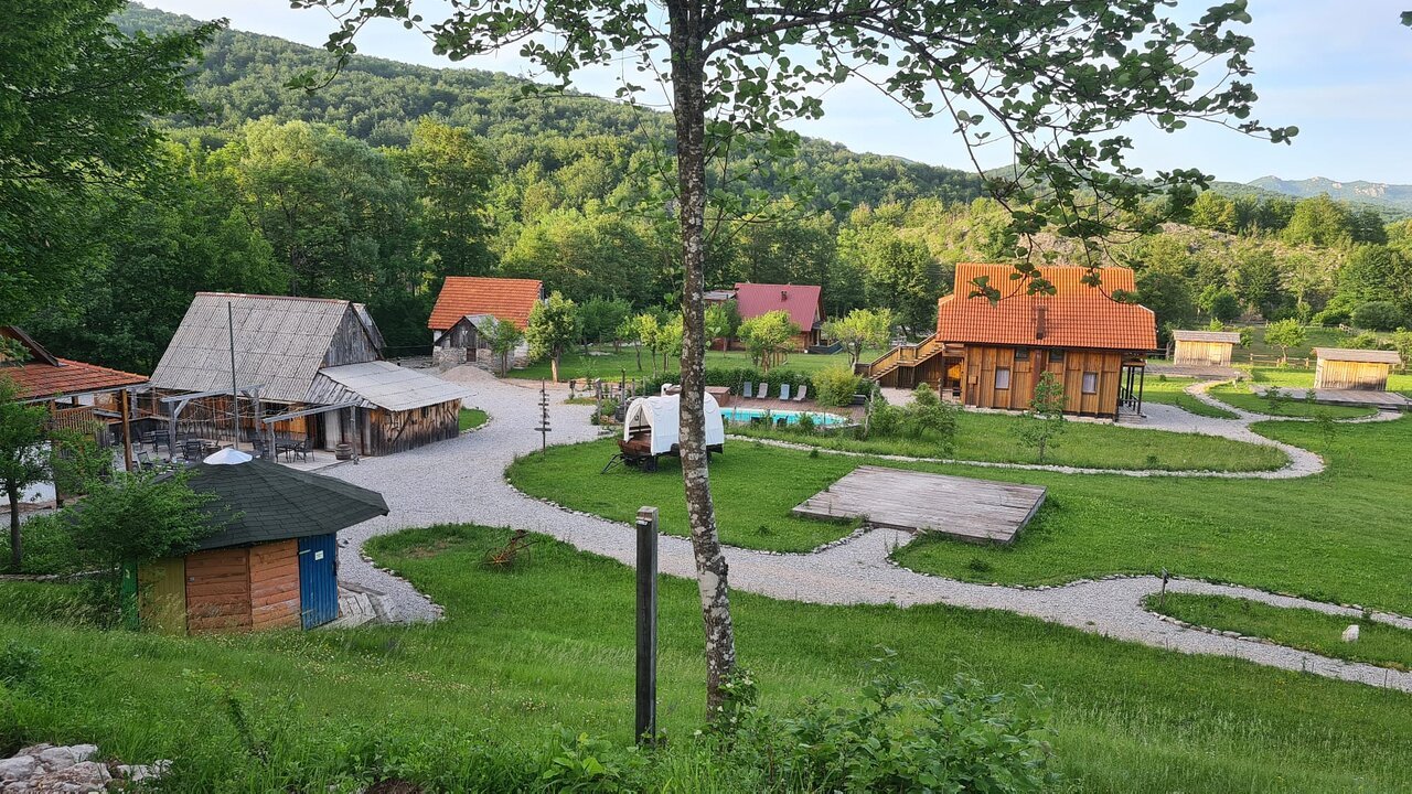 linden-tree-retreat-ranch.jpeg