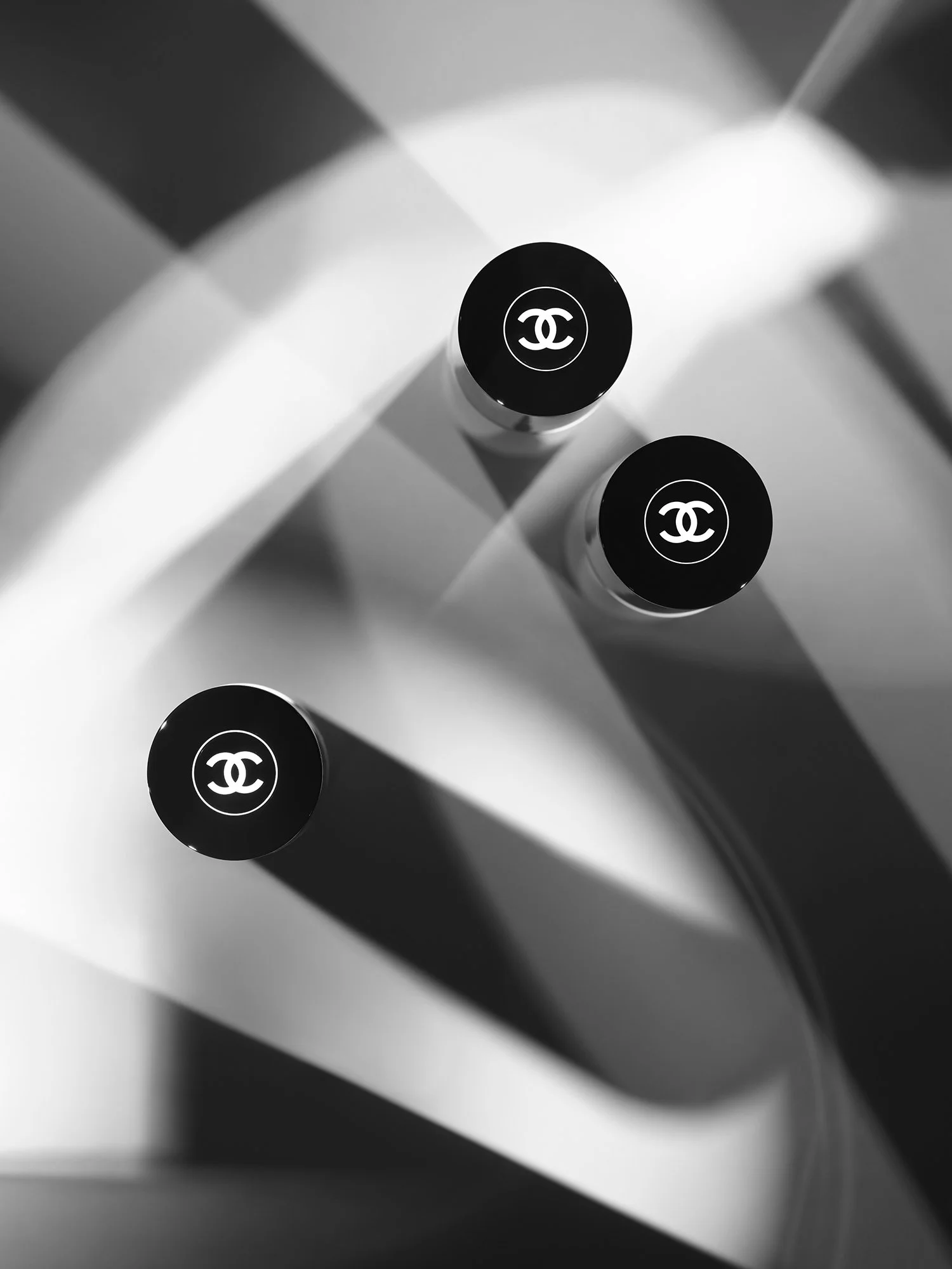 18_ADV_CHANEL_Holidays_Campaign_2020_Marcus_Schaefer_01.jpg